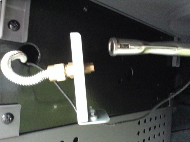 Zijbrander van gas bbq aansluiten Werkspot