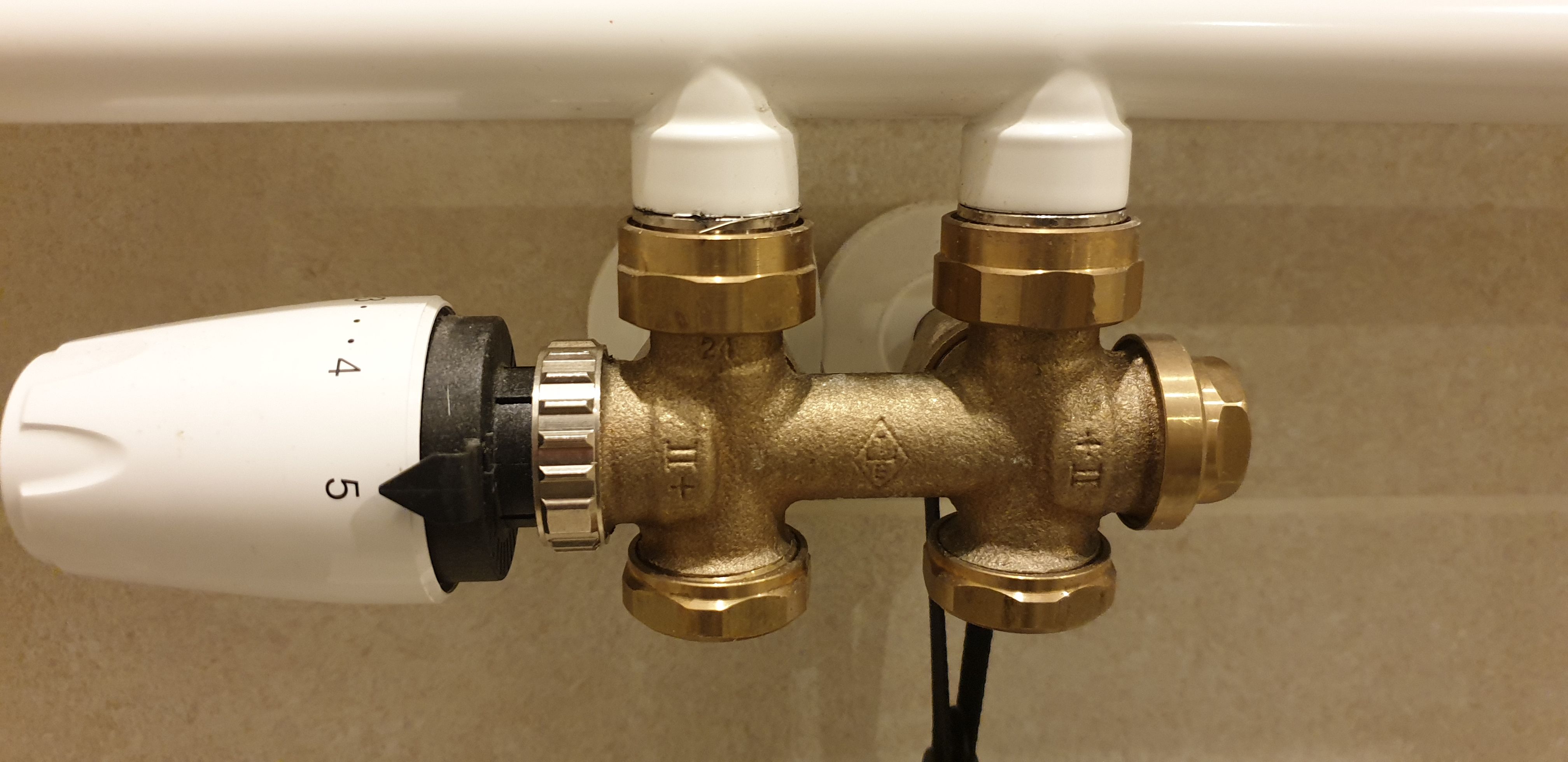 Kraan 3 kranen; Betreft thermostatische radiator kranen; Kranen in