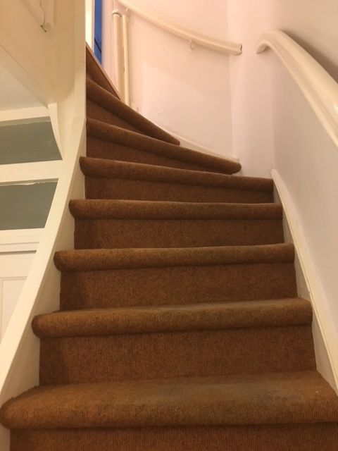 Waardig bevestig alstublieft verzekering 2 trappen bekleden met Tretford tapijt - Werkspot