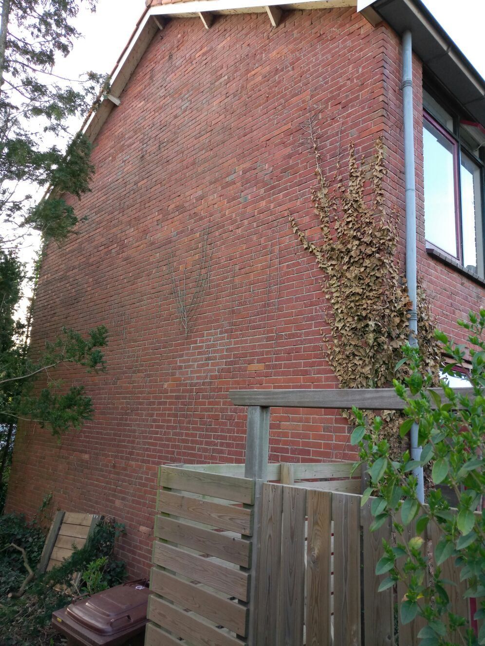 Oude voeg verwijderen en opnieuw voegen hoekwoning Werkspot