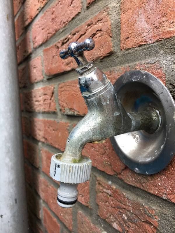 Buitenkraan plaatsen, met gevelkom Werkspot
