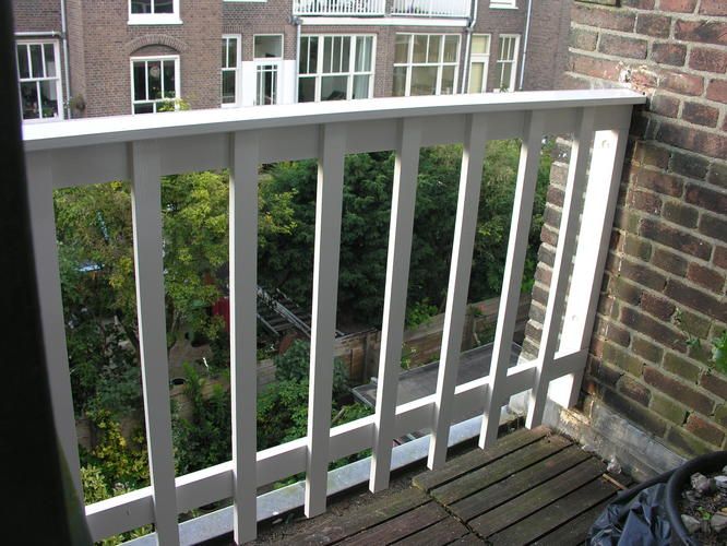 Nieuw houten balkonhek plaatsen van Den Haag -