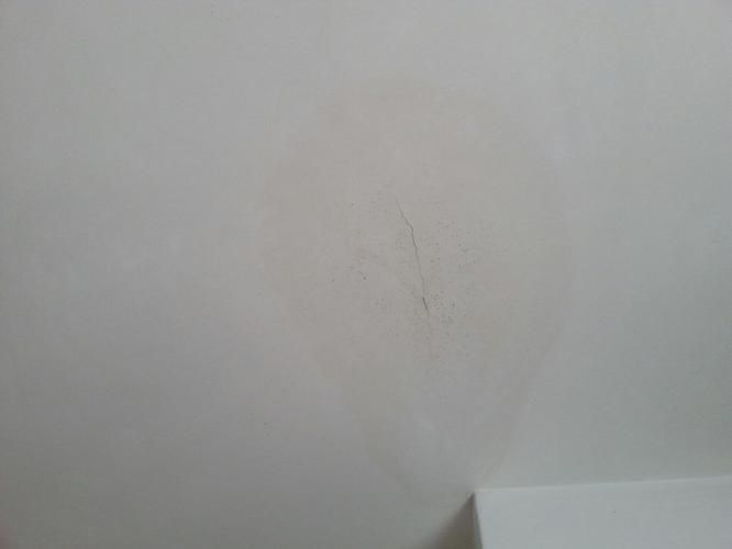 Plafond herstellen badkamer na lekkage Werkspot