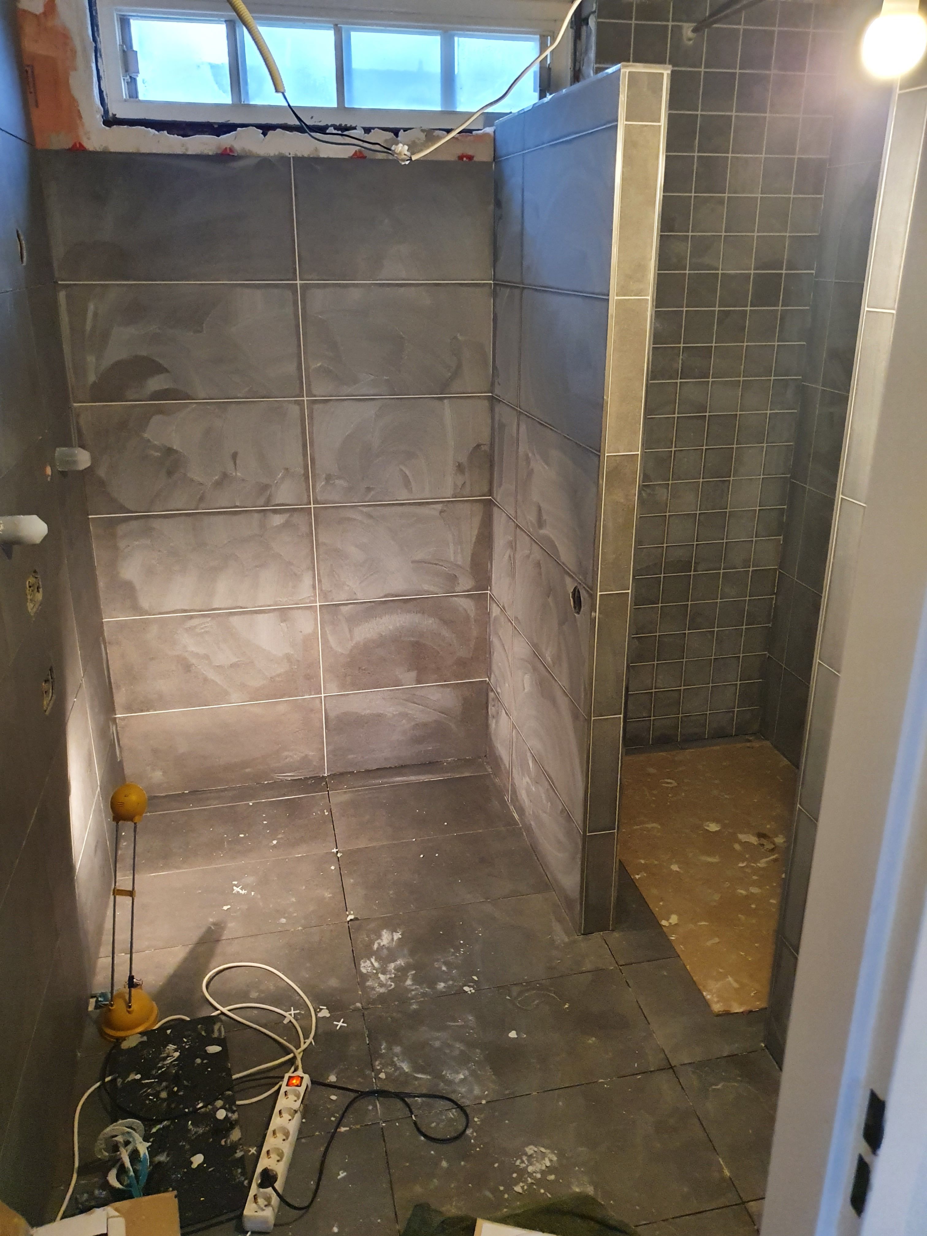 Kitten Toilet, Douche, Tegels Werkspot