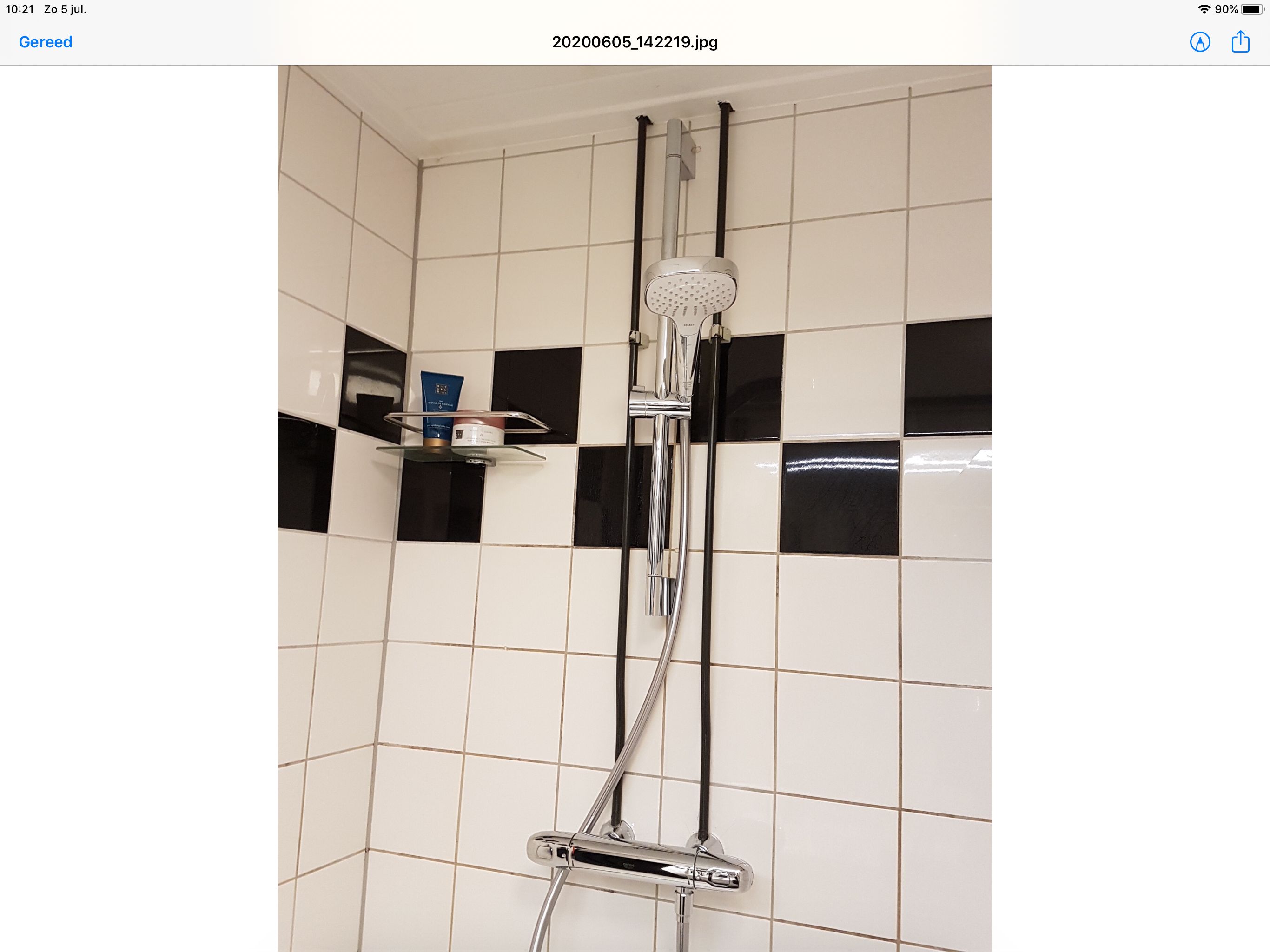 Badkamer 4 m2; Vervangen sanitair, douche en tegels Werkspot