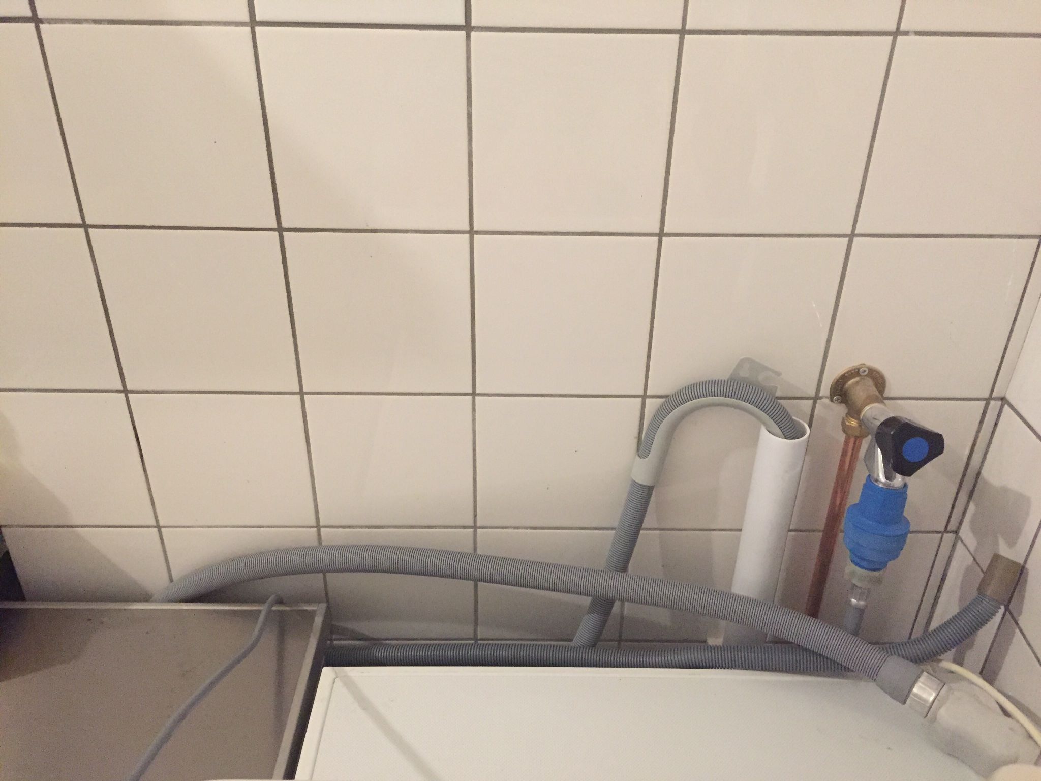 Vaatwasser aansluiten, kraan/buis al in gebruik door wasmachine. - Werkspot