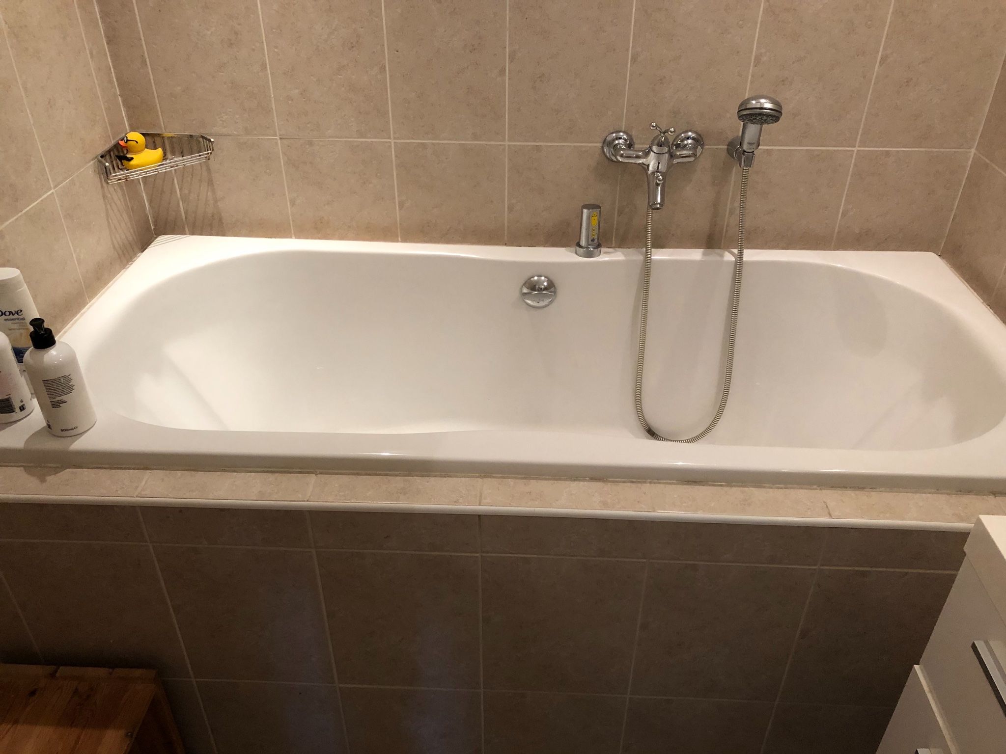 Opnieuw kitten douchevloer en badrand Werkspot