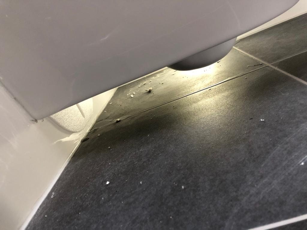 Toilet repareren Na het doortrekken lekt de wc. Er is onlangs een... Werkspot