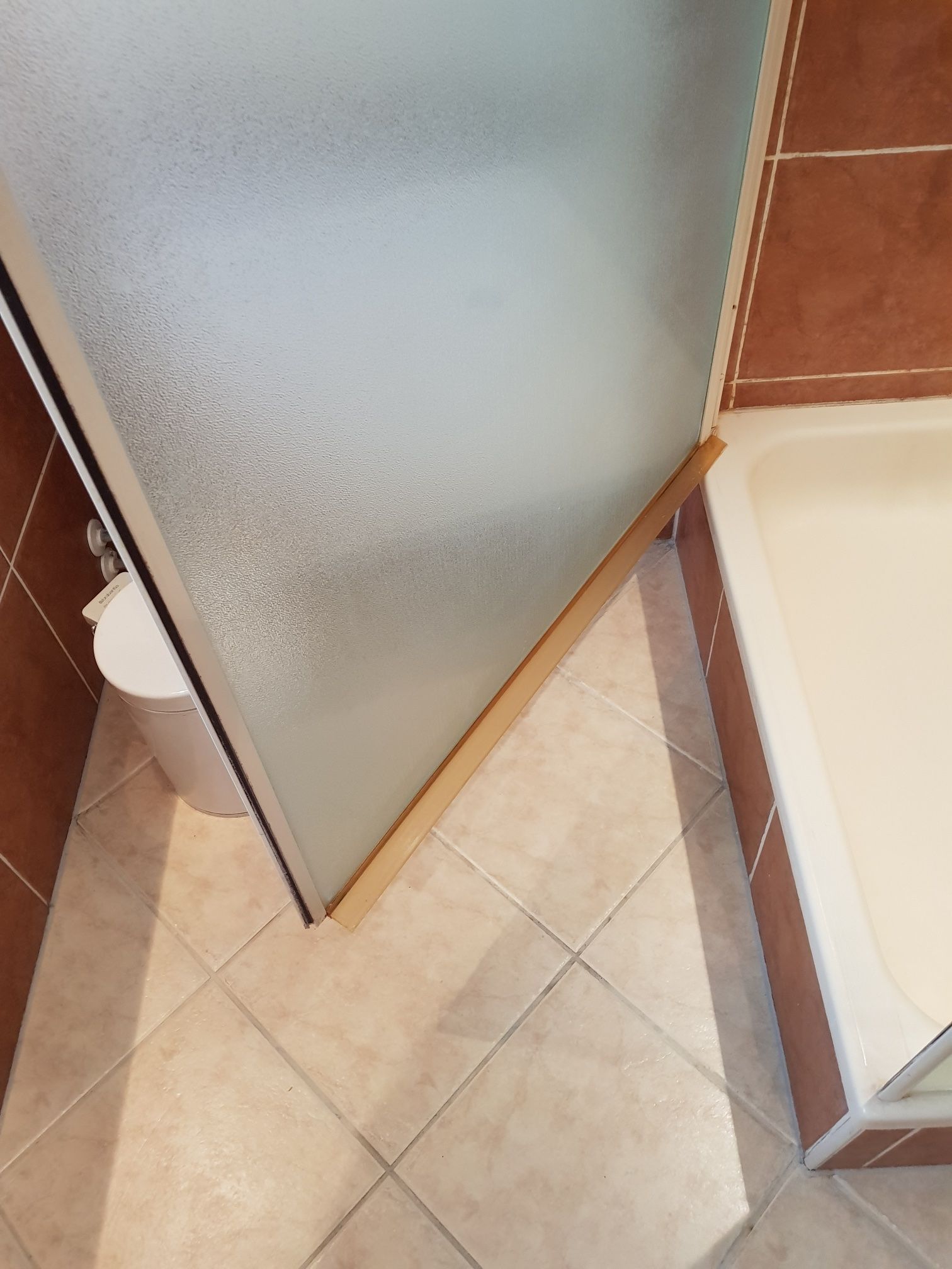 Douche cabine Ucosan opnieuw kitten Werkspot