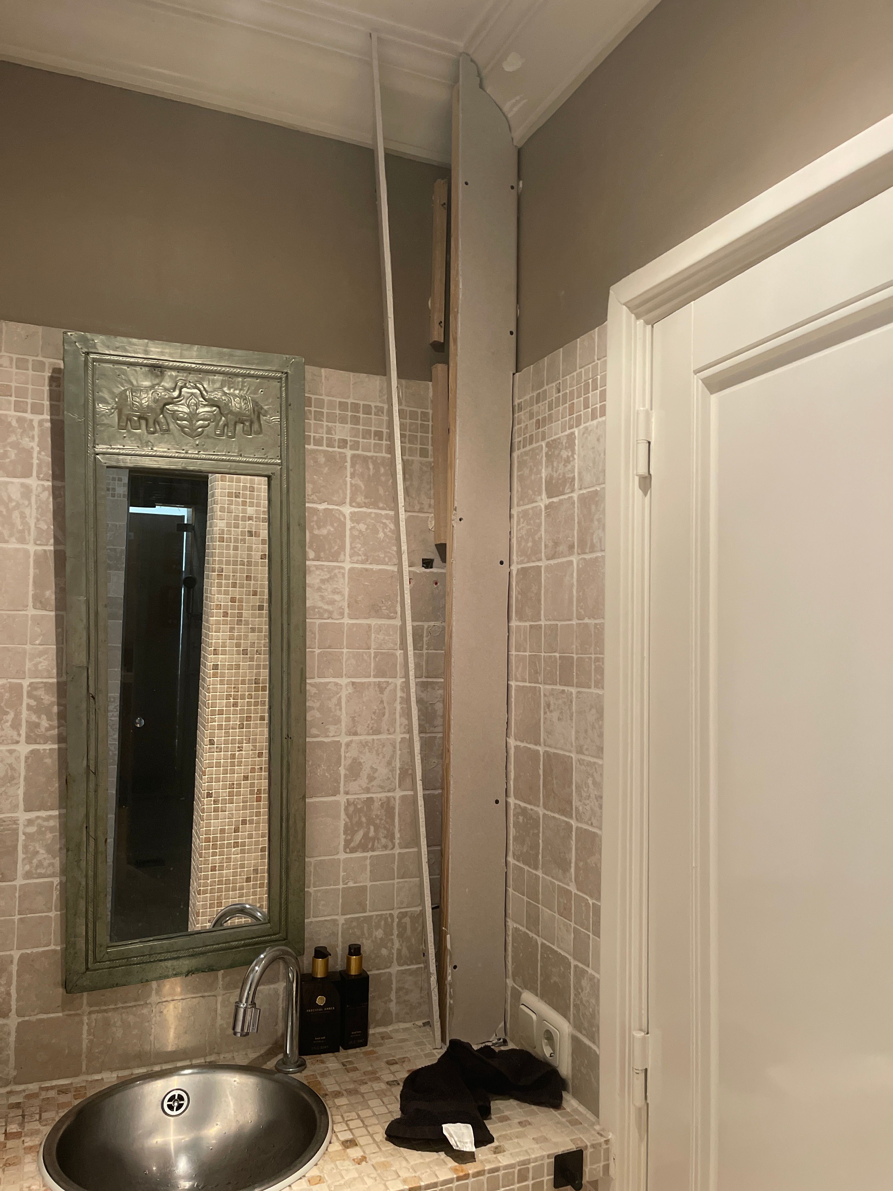 stucen-2-m-wanden-koof-in-wc-werkspot