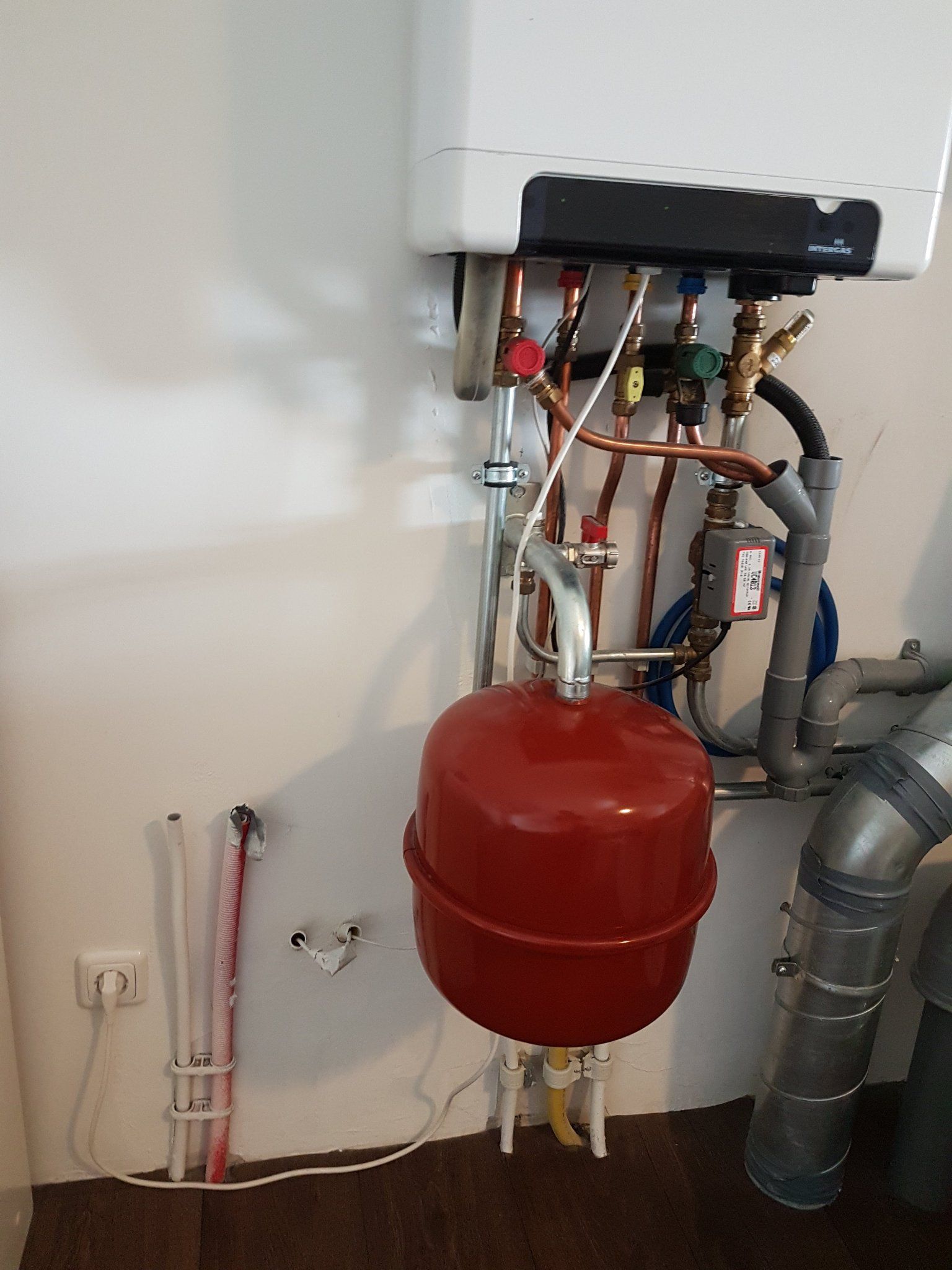 Warm en koud waterleiding aansluiten op ketel Werkspot