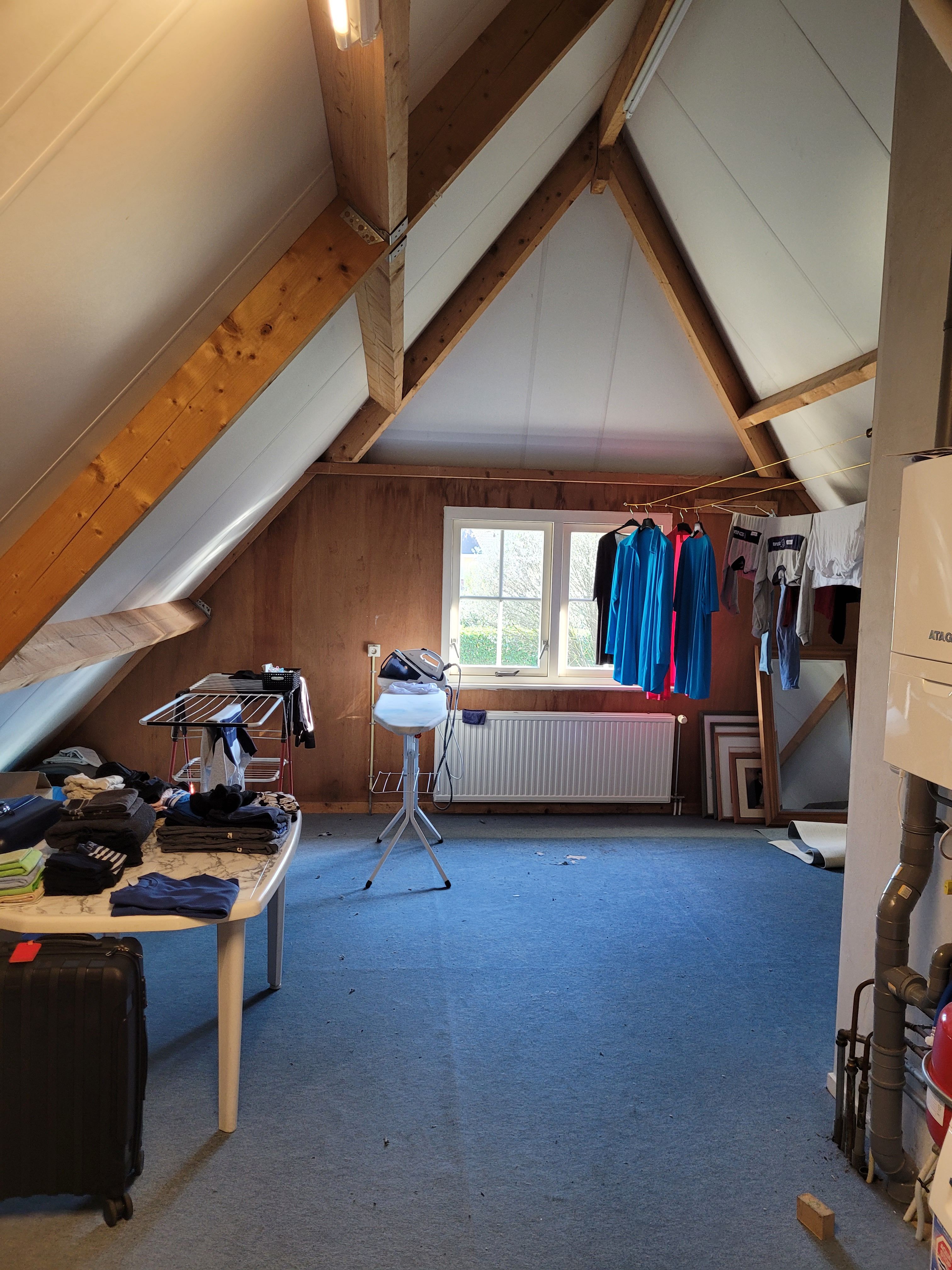 Zolder renoveren 50 m²; Vloer iets ophogen, kamer maken met zolder... Werkspot