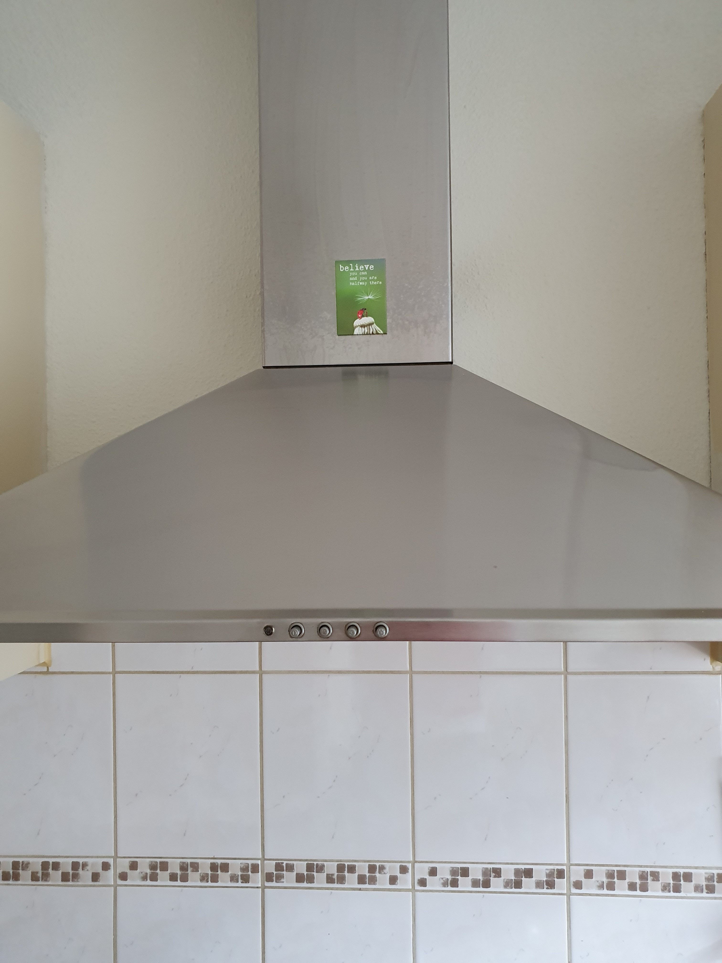 Afzuigkap Afzuigkap plaatsen, Leidingen in muur aanbrengen, Oude a... Werkspot
