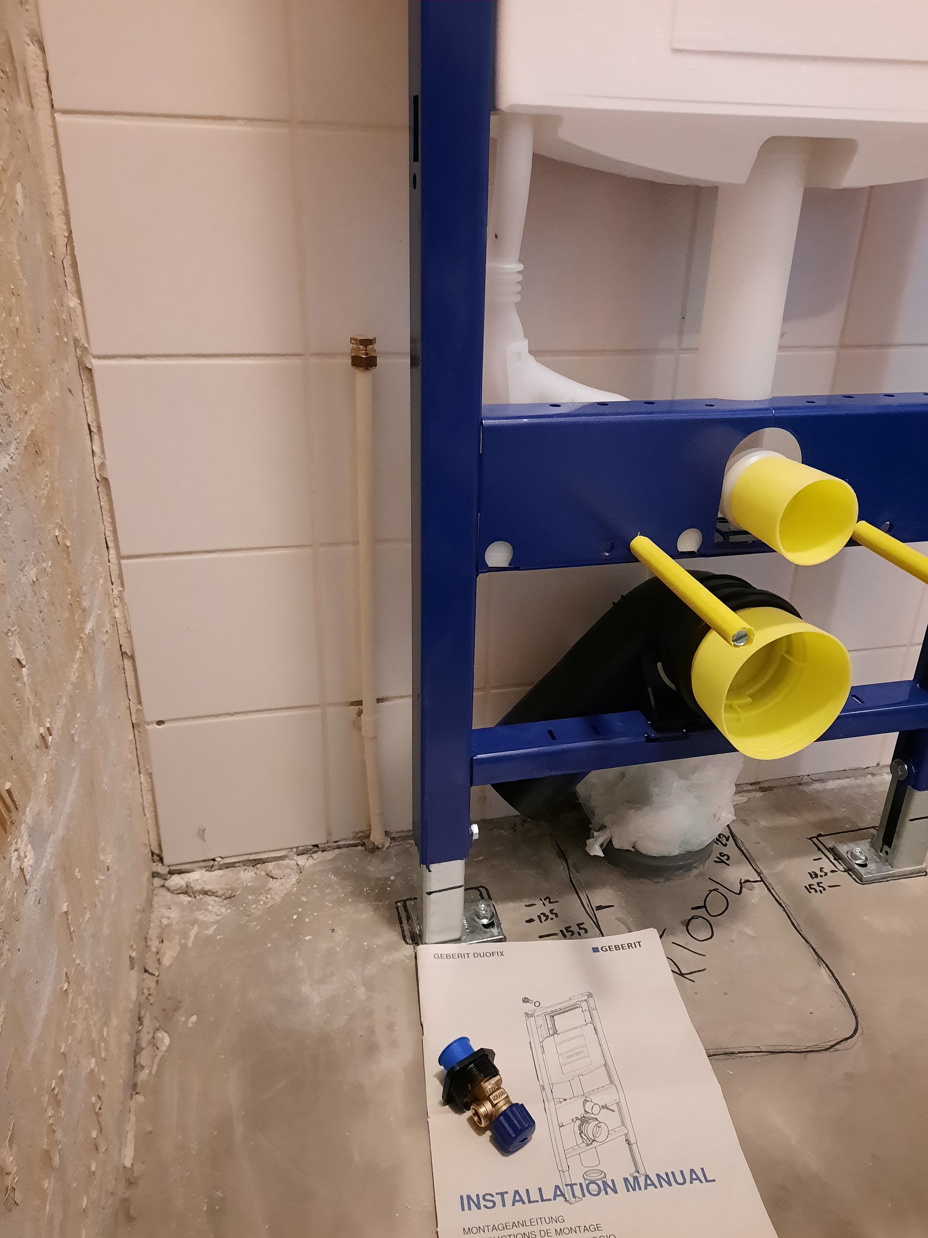 Waterleiding aansluiten op WC inbouwreservoir Werkspot