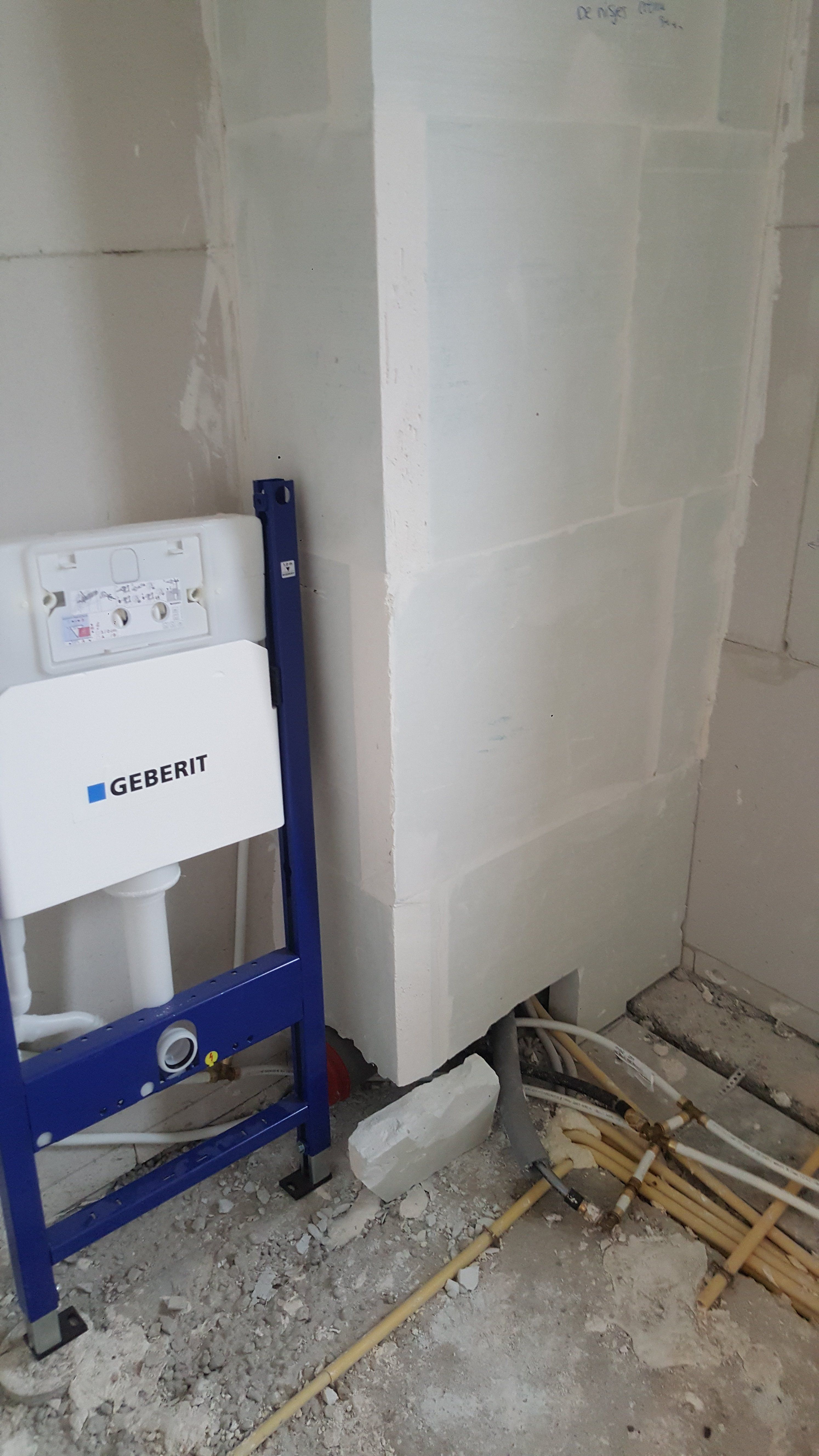 Badkamer Douche drain , inbouwbad en toilet aansluiting plaatsen