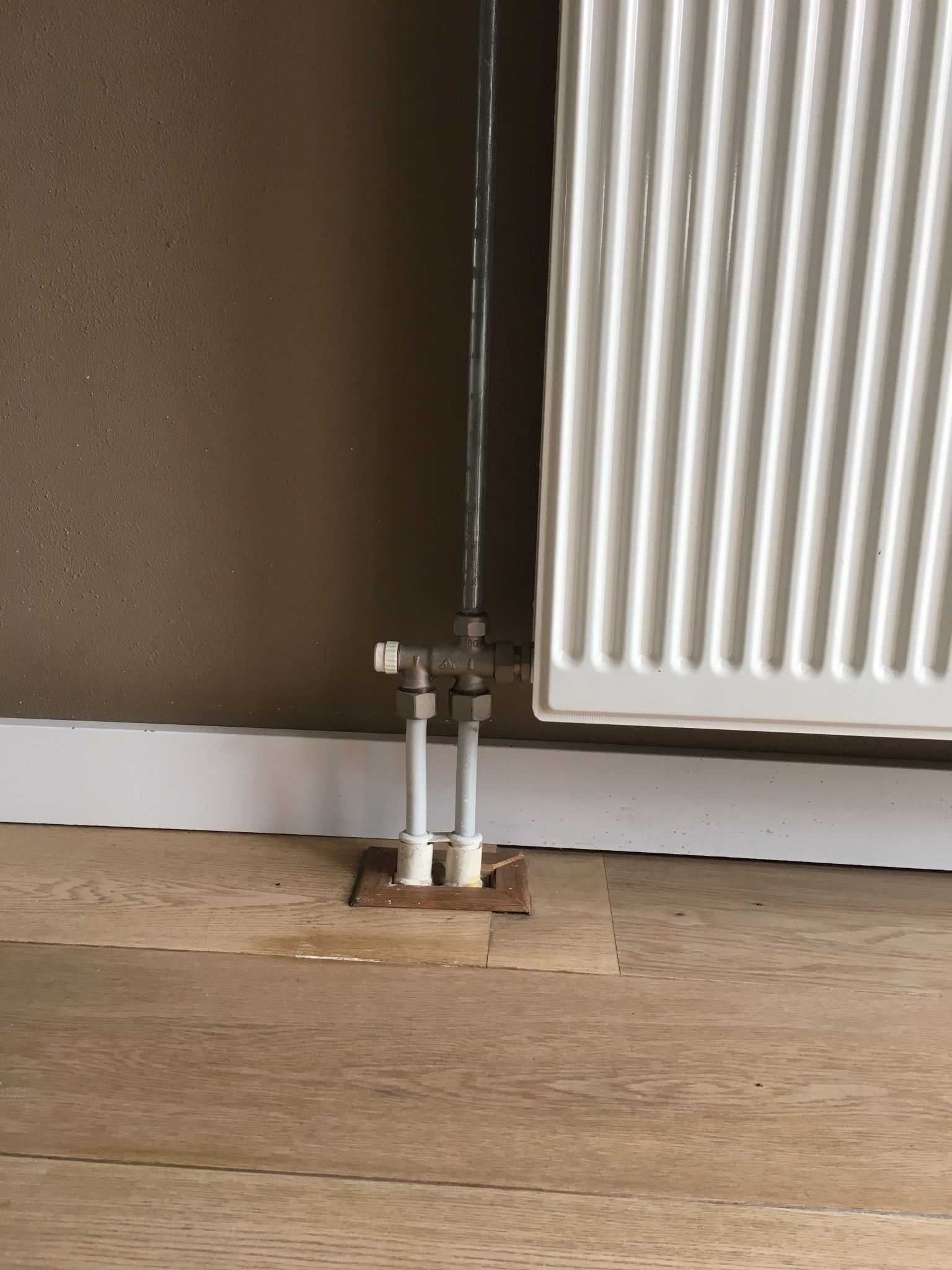 radiator afkoppelen en leidingen afdoppen Werkspot