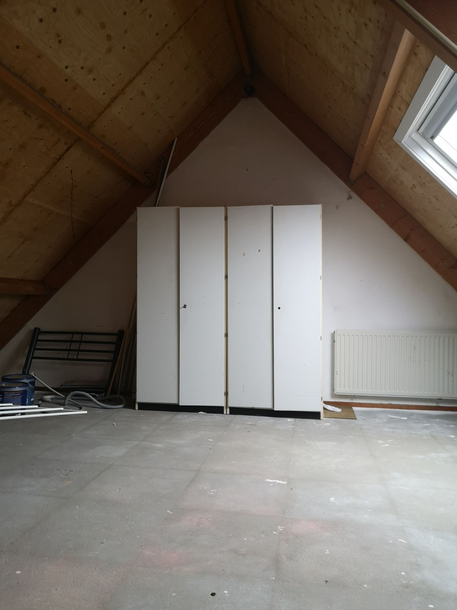 Zolder renoveren 18 m2; Schilderen, Vloeren, Verlichting, Isolatie... Werkspot