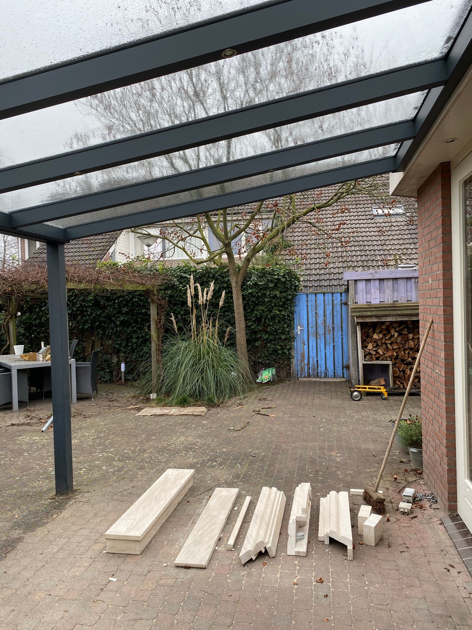 Veranda uitbreiden : Glazen schuifwanden + Rolscherm + Zonwering - Werkspot