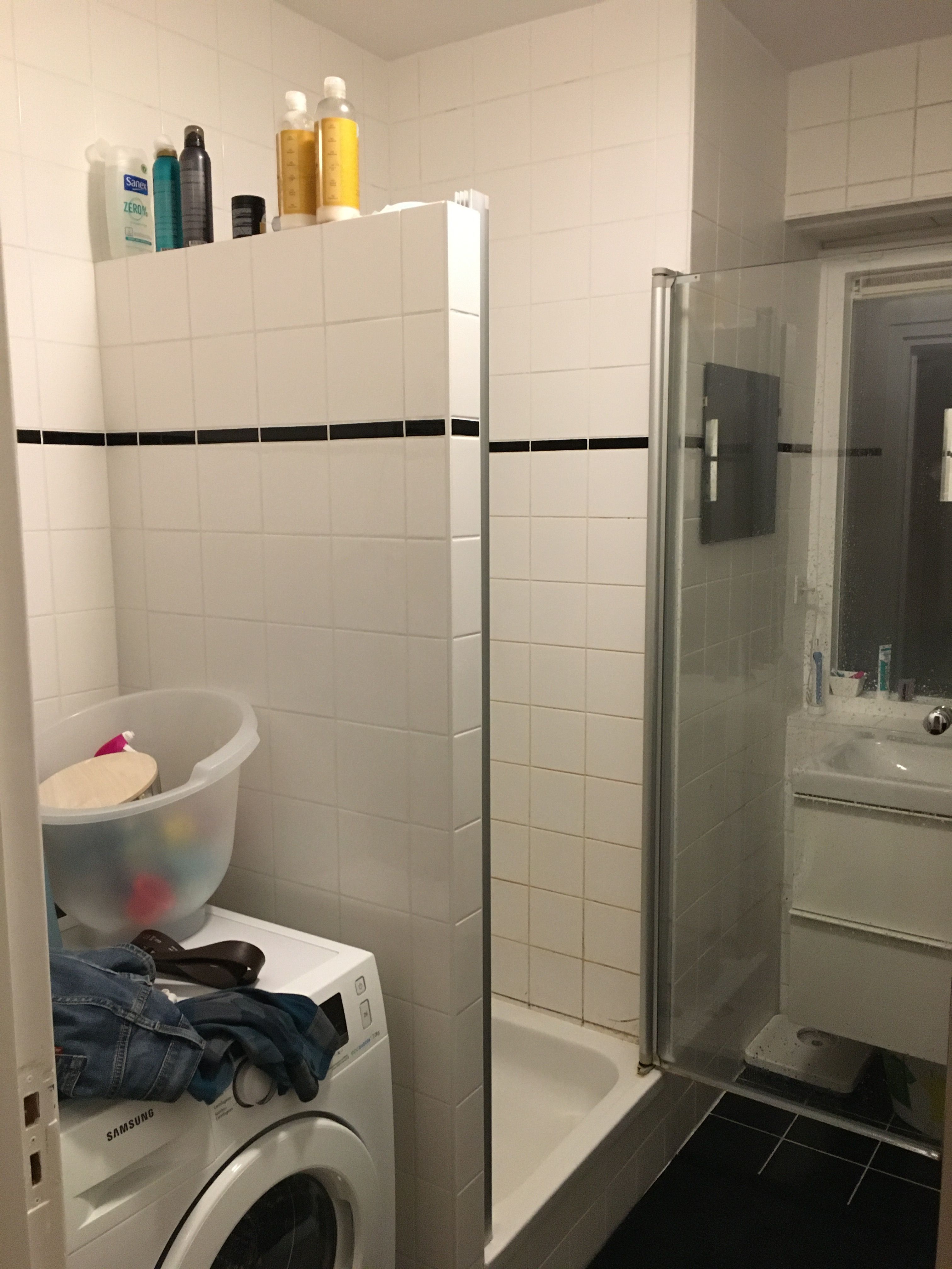 Kitten Douche, Tegels Werkspot