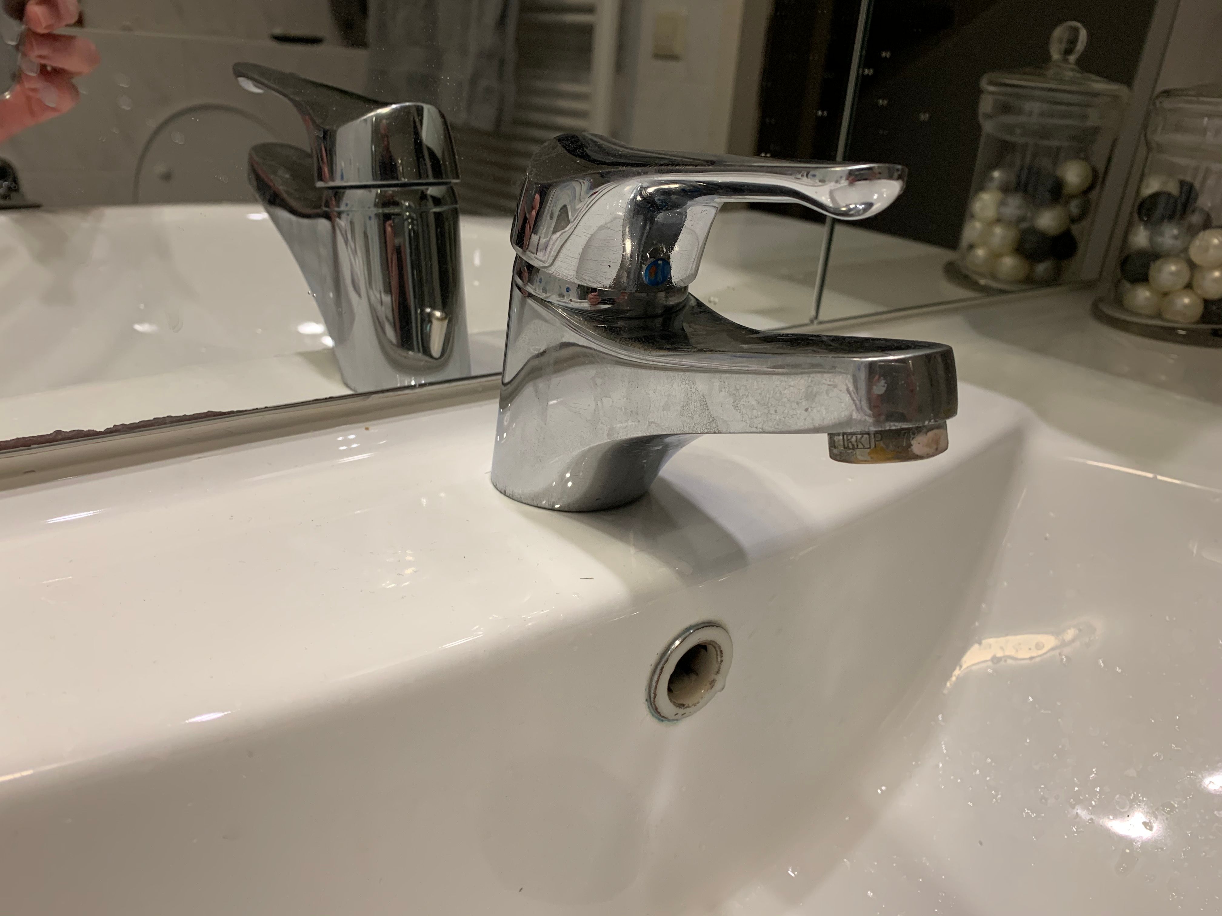 Kraan 2 kranen; Badkamer; Kranen installeren, Kranen repareren Werkspot