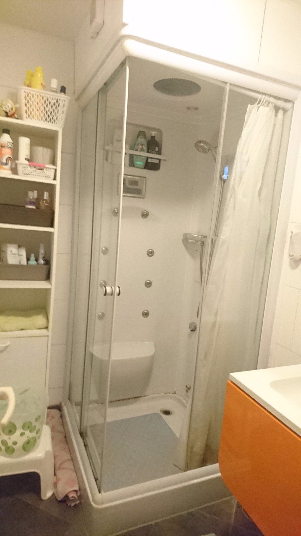 Douchecabine verwijderen en nieuwe inloopdouche plaatsen Werkspot