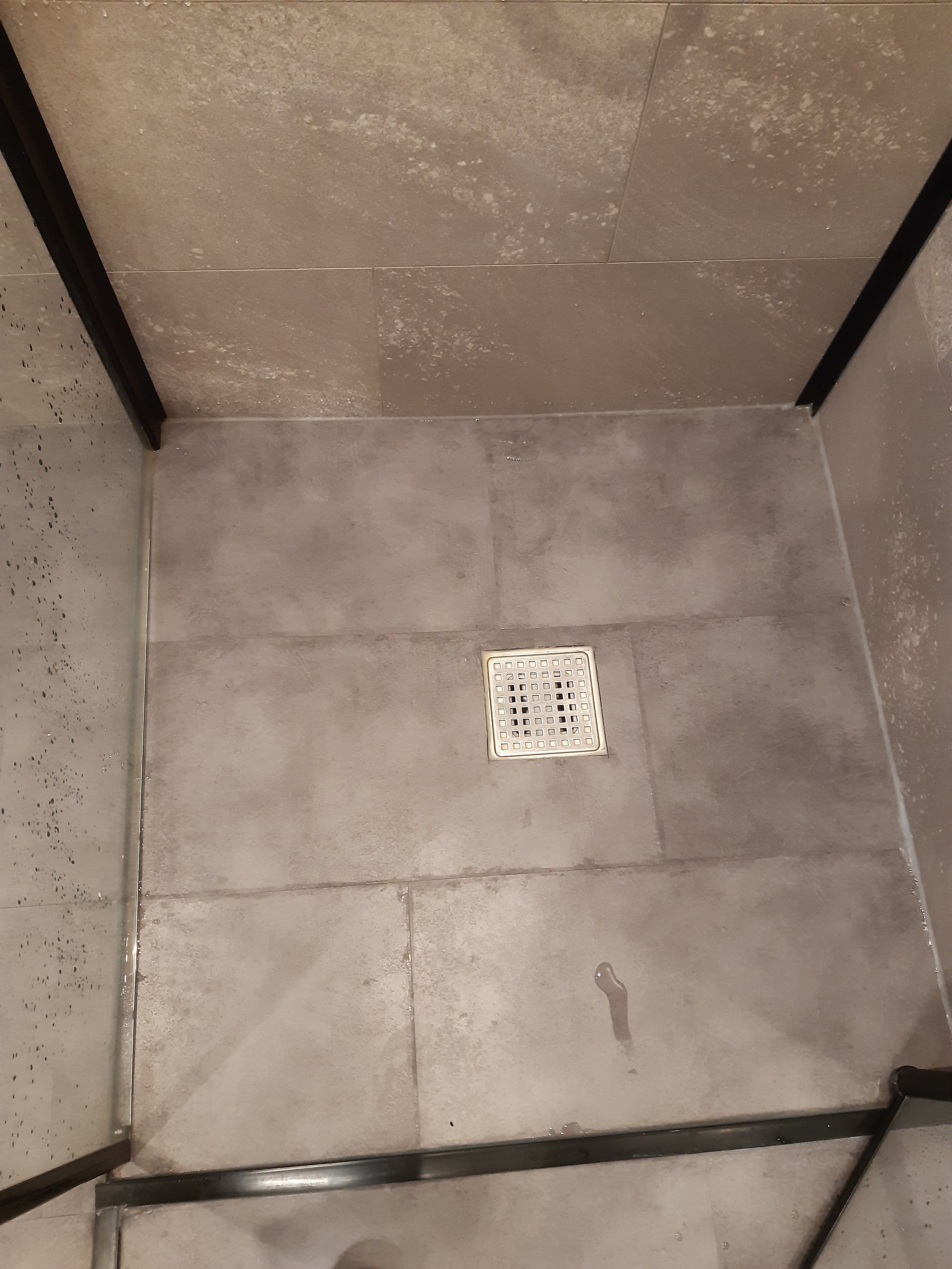 Kraan Badkamer; Douchebak monteren en douchwanden plaatsen Werkspot