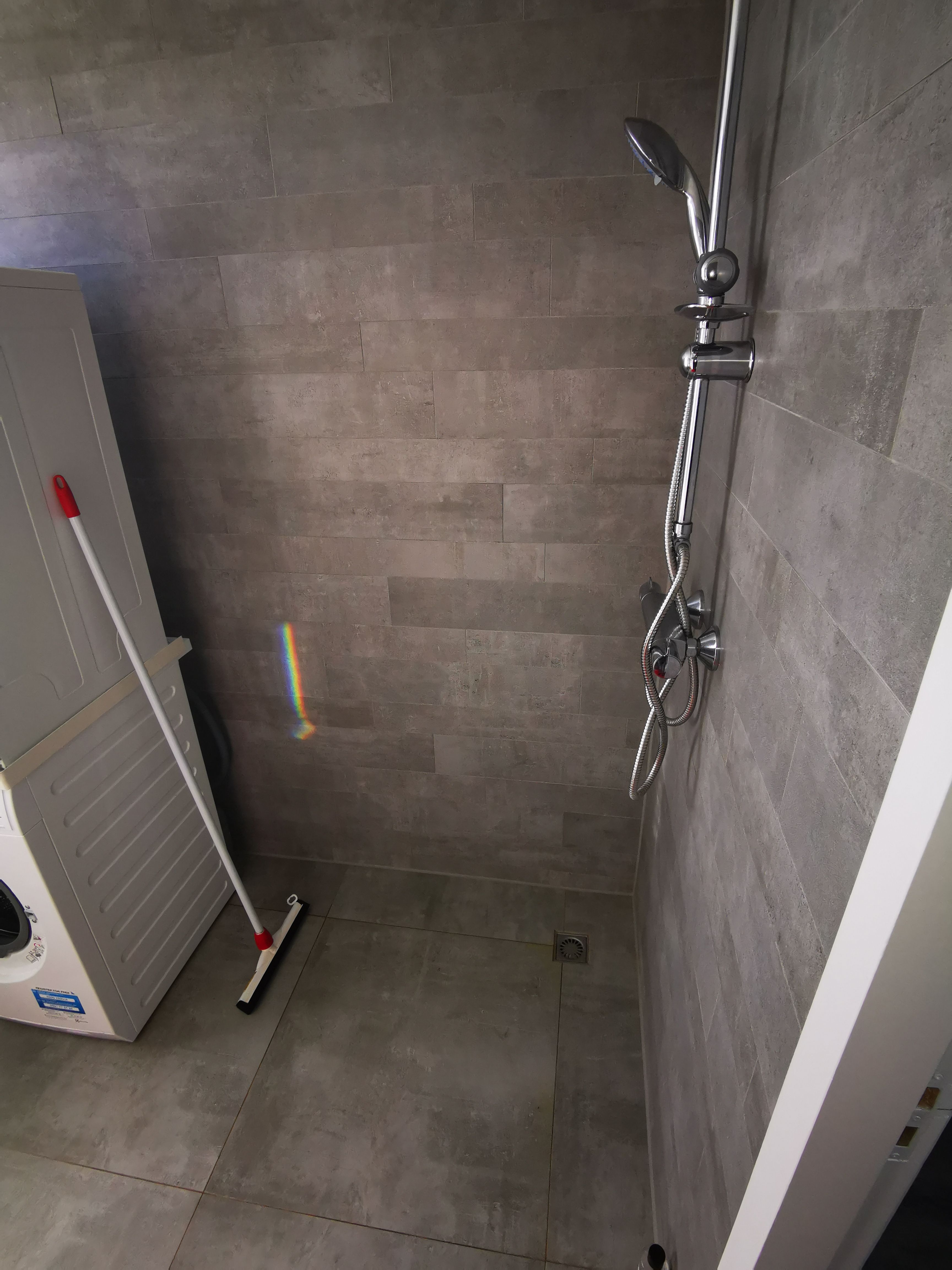 Sanitair plaatsen of vervangen Douchecabine; Sanitair plaatsen Werkspot