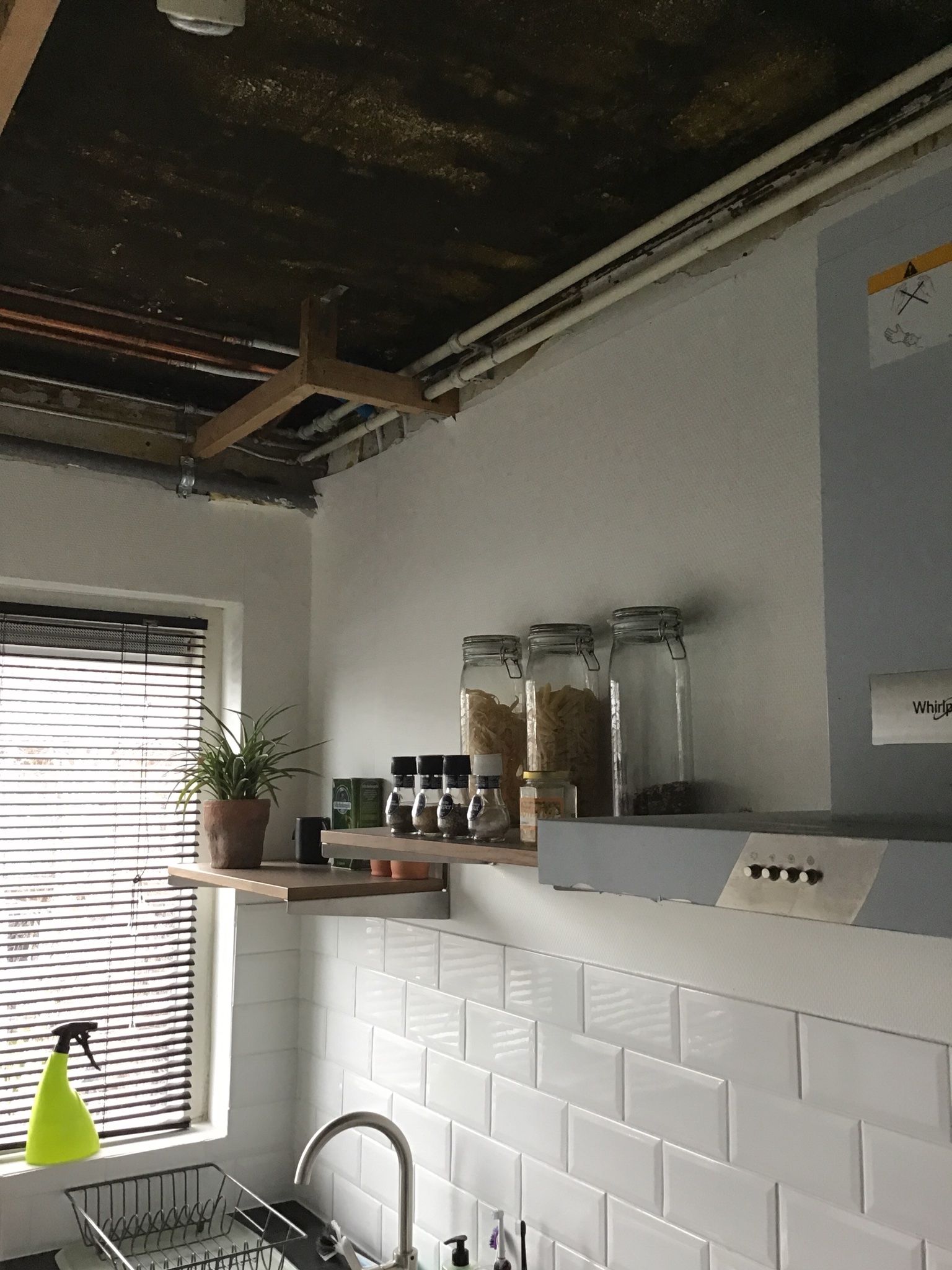 Afzuigkap gat boren en installeren Werkspot