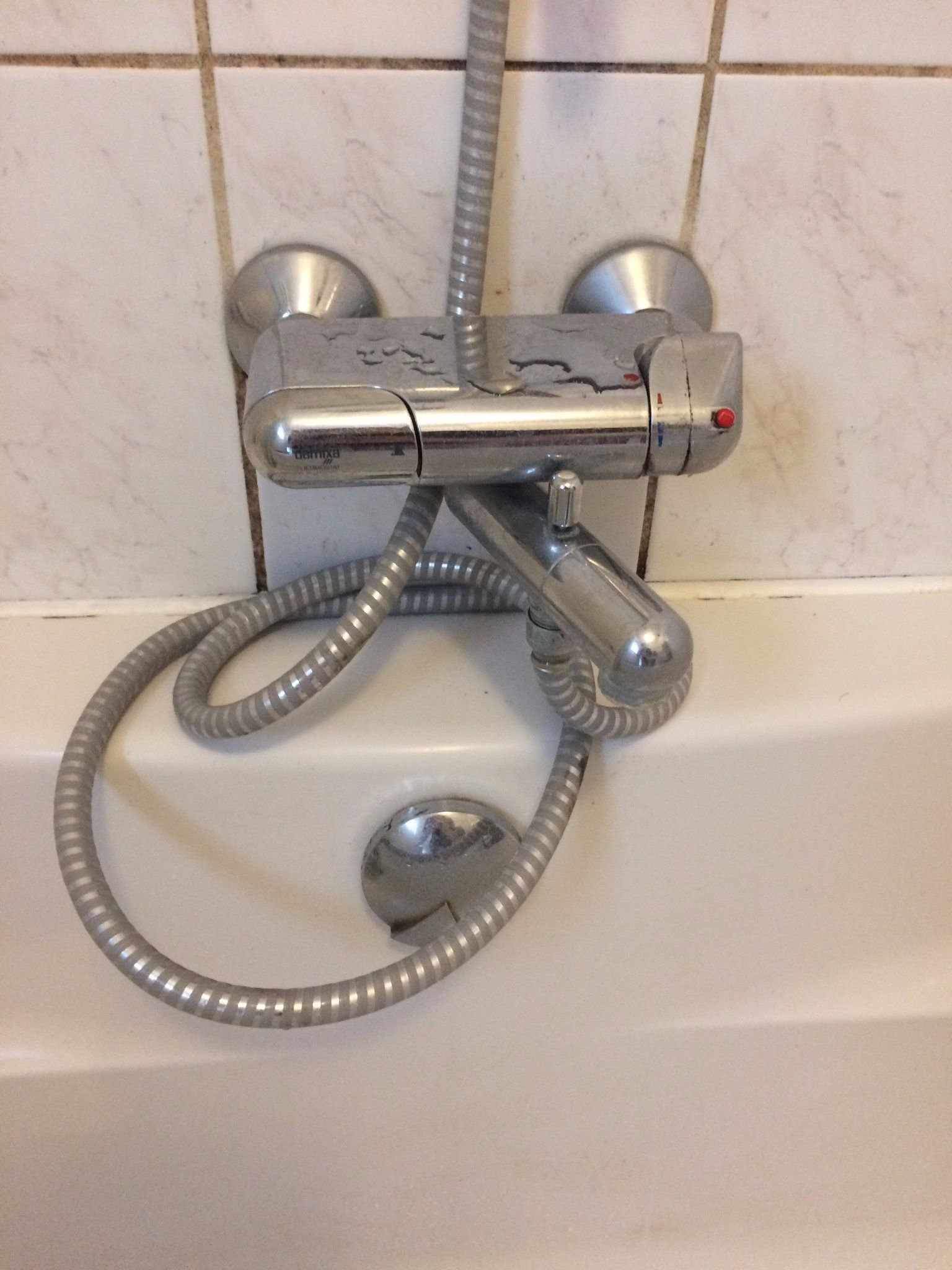 Bad/douchekraan, slang en douchekop plaatsen Werkspot