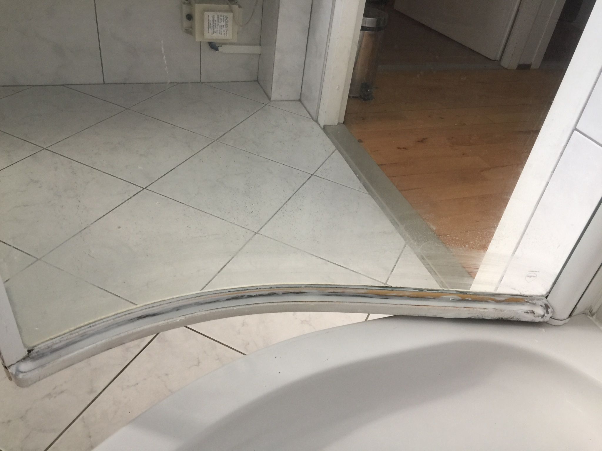 Rubbers vervangen en nieuw doucheelement plaatsen Werkspot