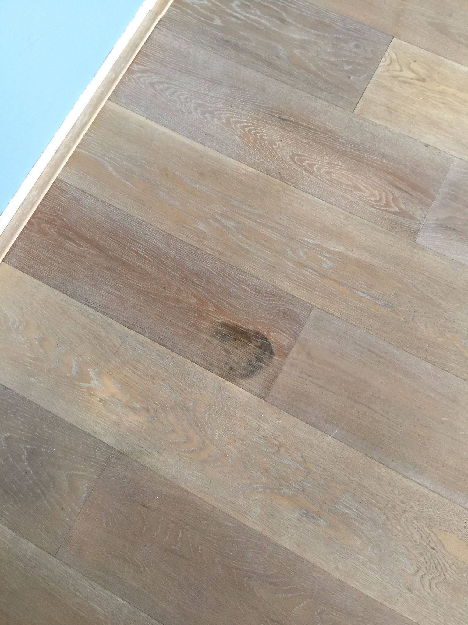 Eiken houten vloer renoveren (whitewash verwijderen , schuren en oliën Werkspot