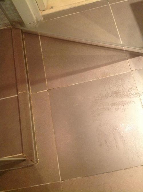 Kitten en voegen nav lekkage douche Werkspot