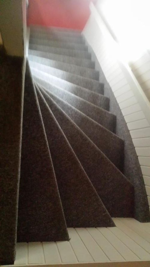 Vloerbedekking verwijderen trap + overloop Werkspot