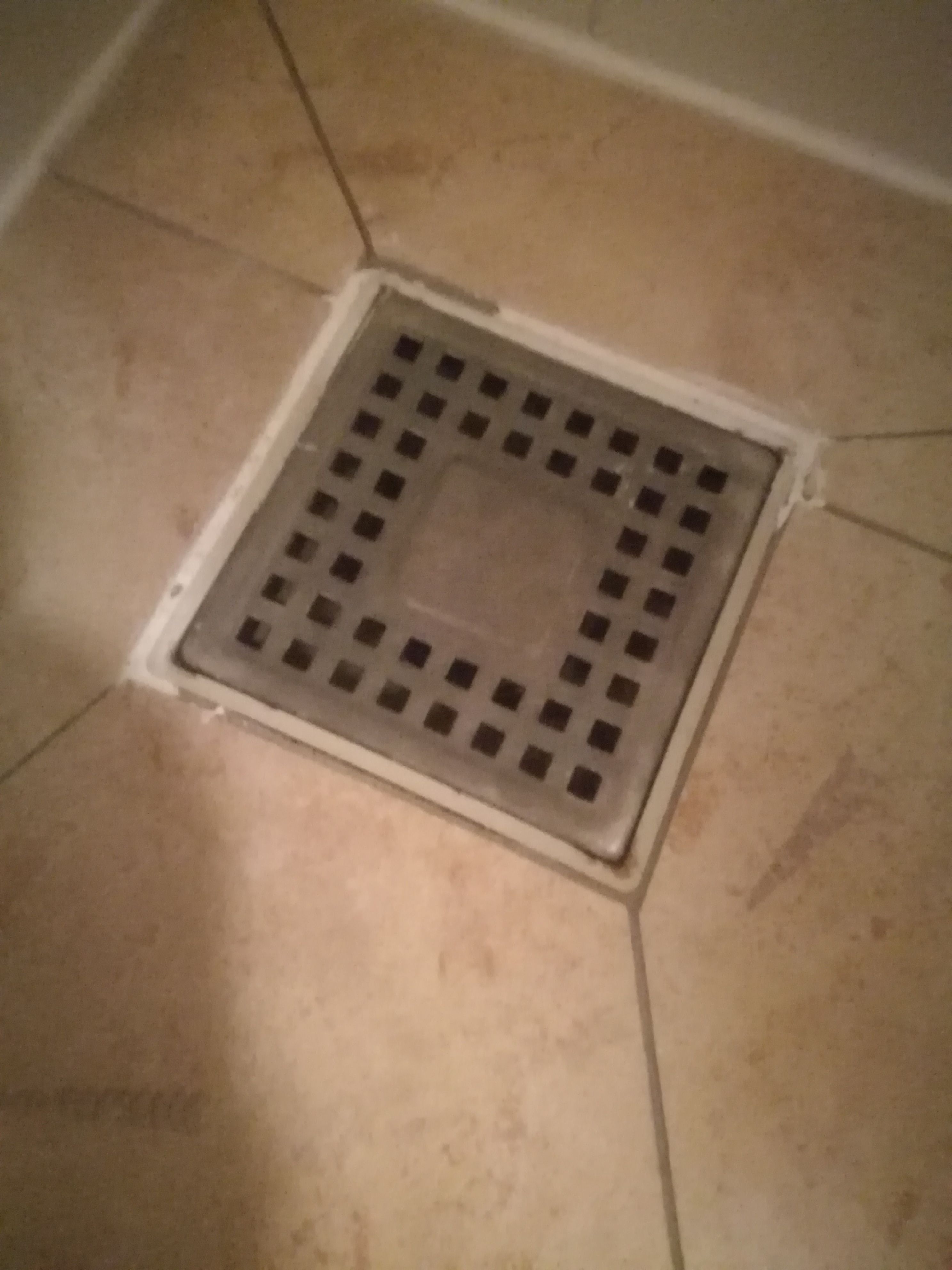 Doucheputje met 2 componenten kit vastzetten douche tegel voegen herst