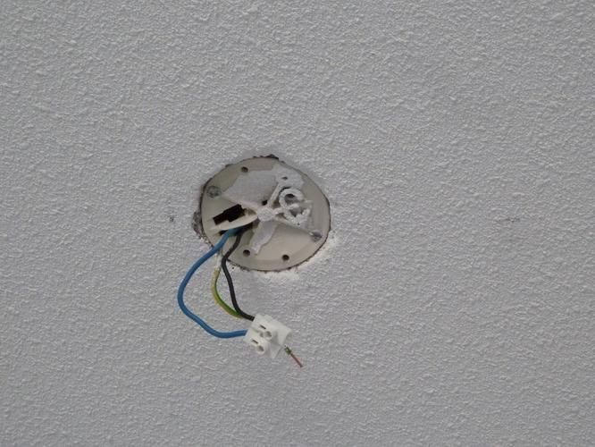 lamp vast boren in betonnen plafond verlengen electra werkspot
