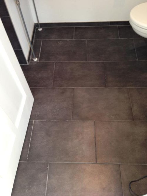 Voegen badkamer+wc vloer en kitten douche Werkspot