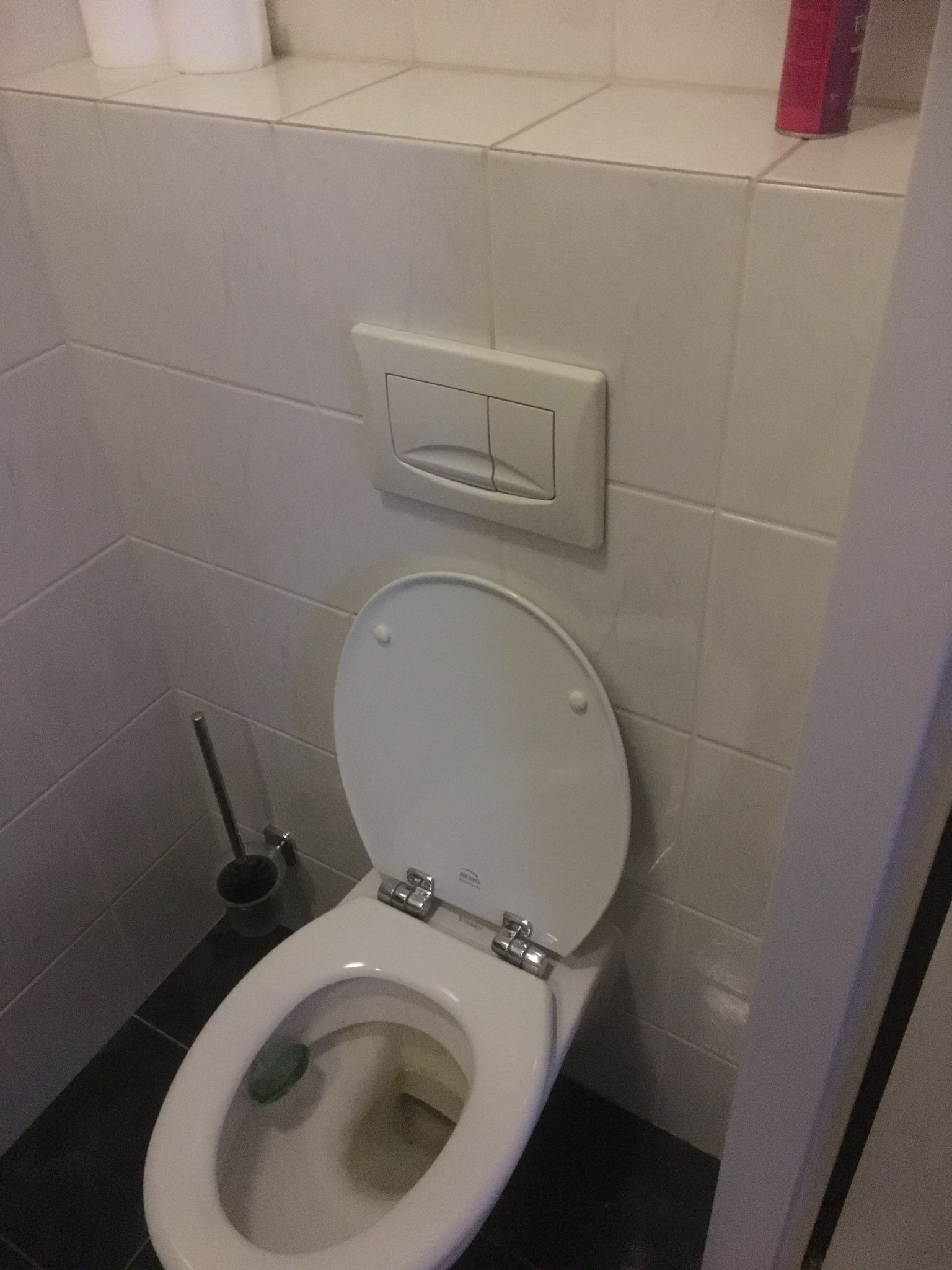 2x wc loopt door na doortrekken en heeft weinig kracht met doorspoelen Werkspot