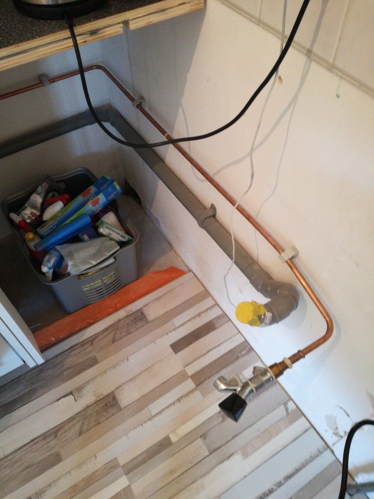 Hoe Waterleiding Aanleggen In De Badkamer?