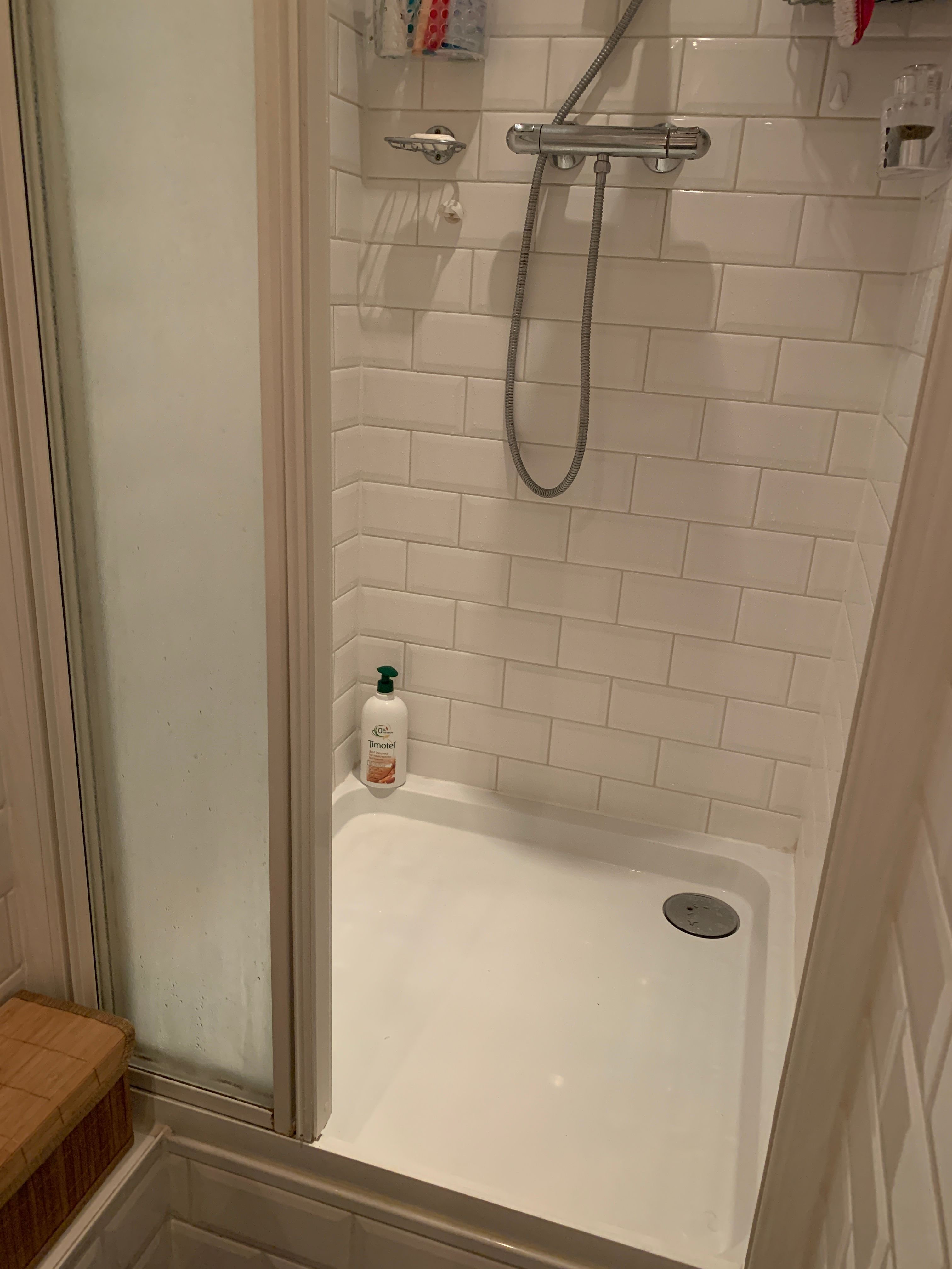 Repareren Driedelige schuifdeur douche vervangen Werkspot