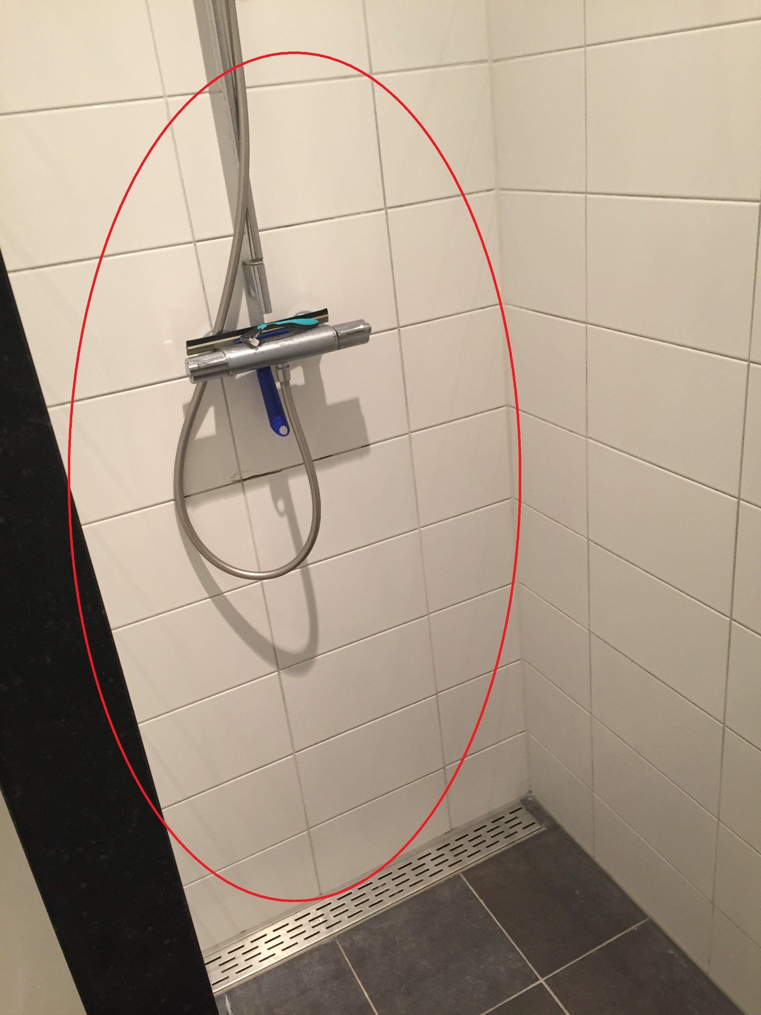 badkamertegelvoegen vervangen en nieuwe douche plaatsen Werkspot