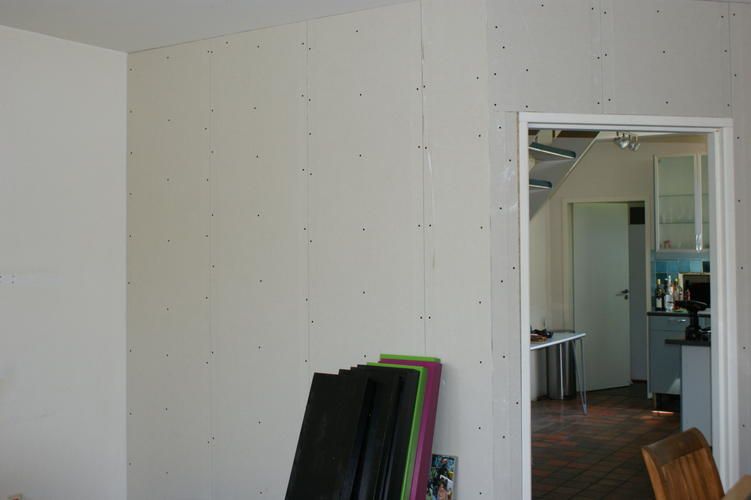 Muur van gipsplaten voorstrijken, stucen en spagtelputzen. Werkspot