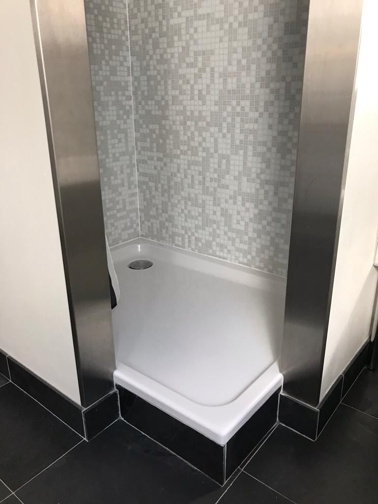 Badkamer 3 m2; huidige inloopdouche vervangen door douchecabine, b... Werkspot