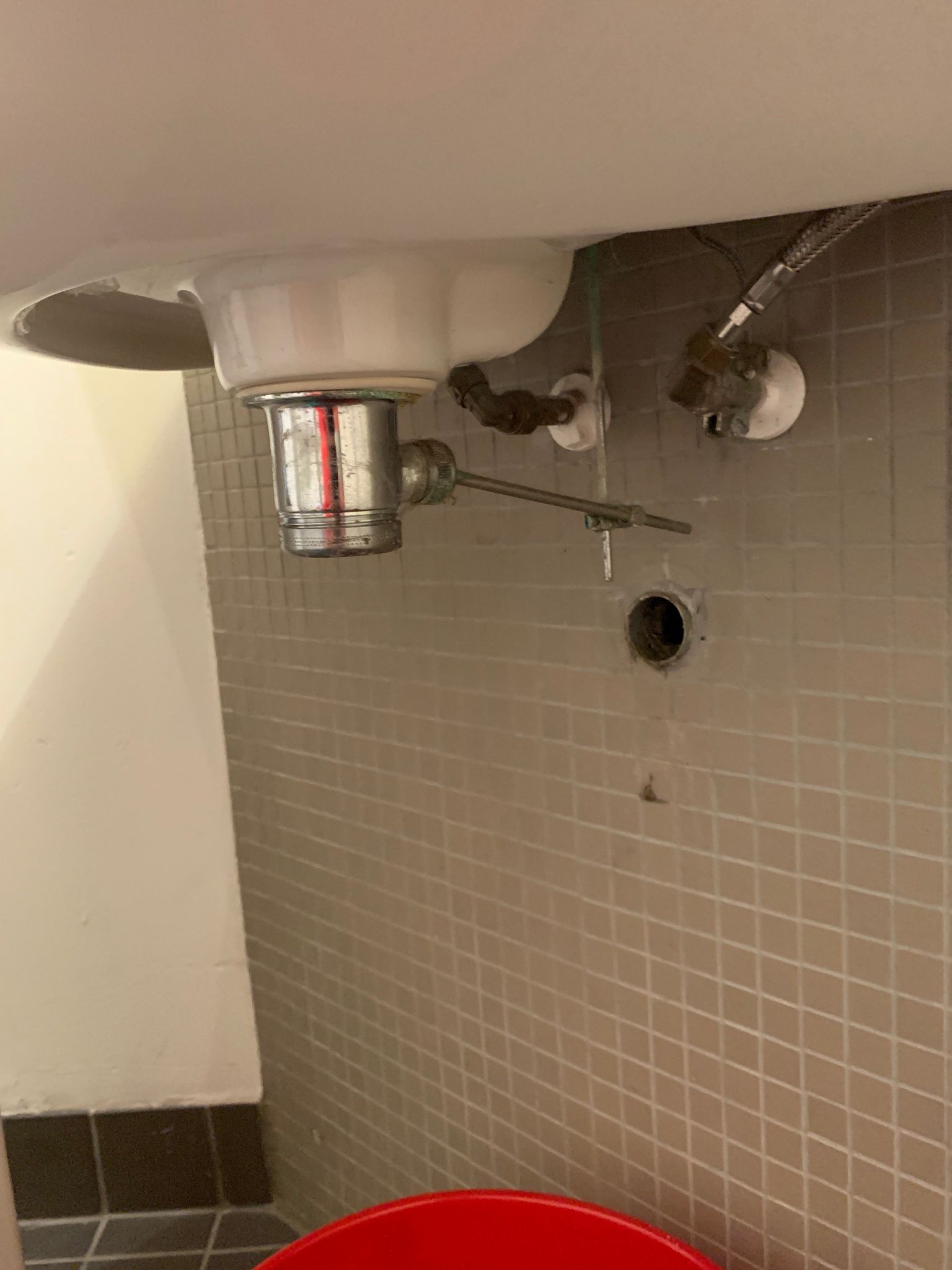 Sanitair plaatsen of vervangen Gootsteen; Afvoer wastafel vervangen Werkspot