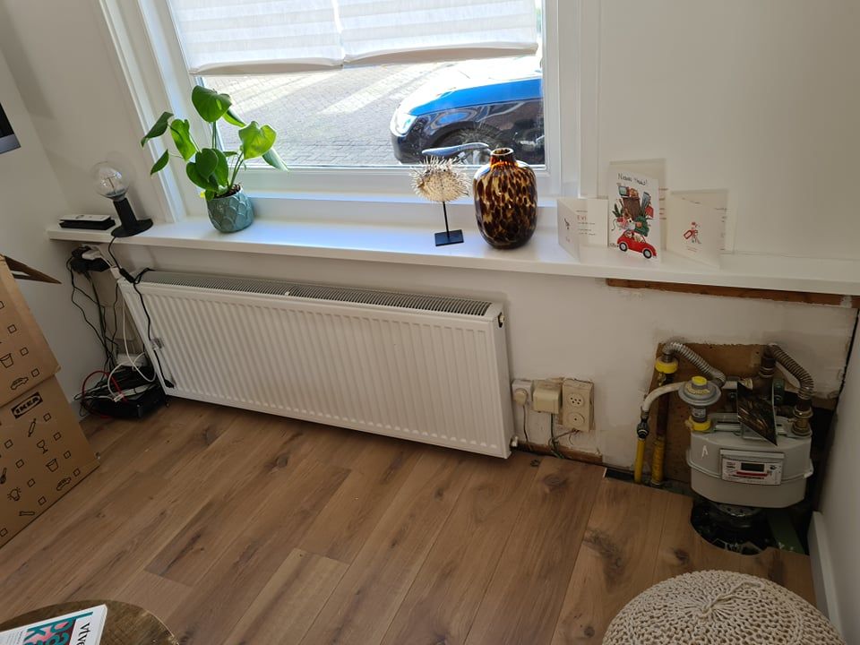 Koof plaatsen 1 kamer; Radiator ombouw + vensterbank plaatsen Werkspot