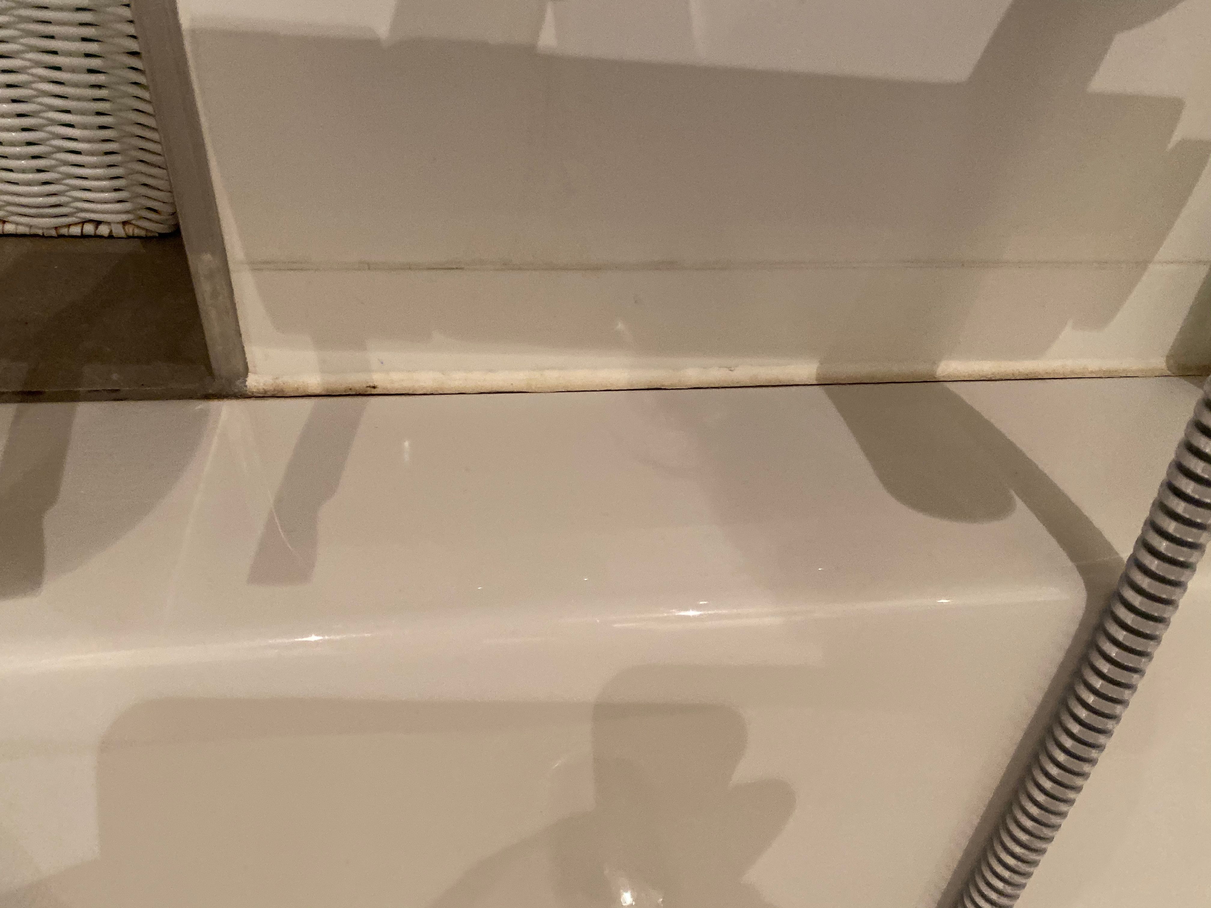 Kitten Toilet, Wastafel, Douche, Bad, Tegels Werkspot