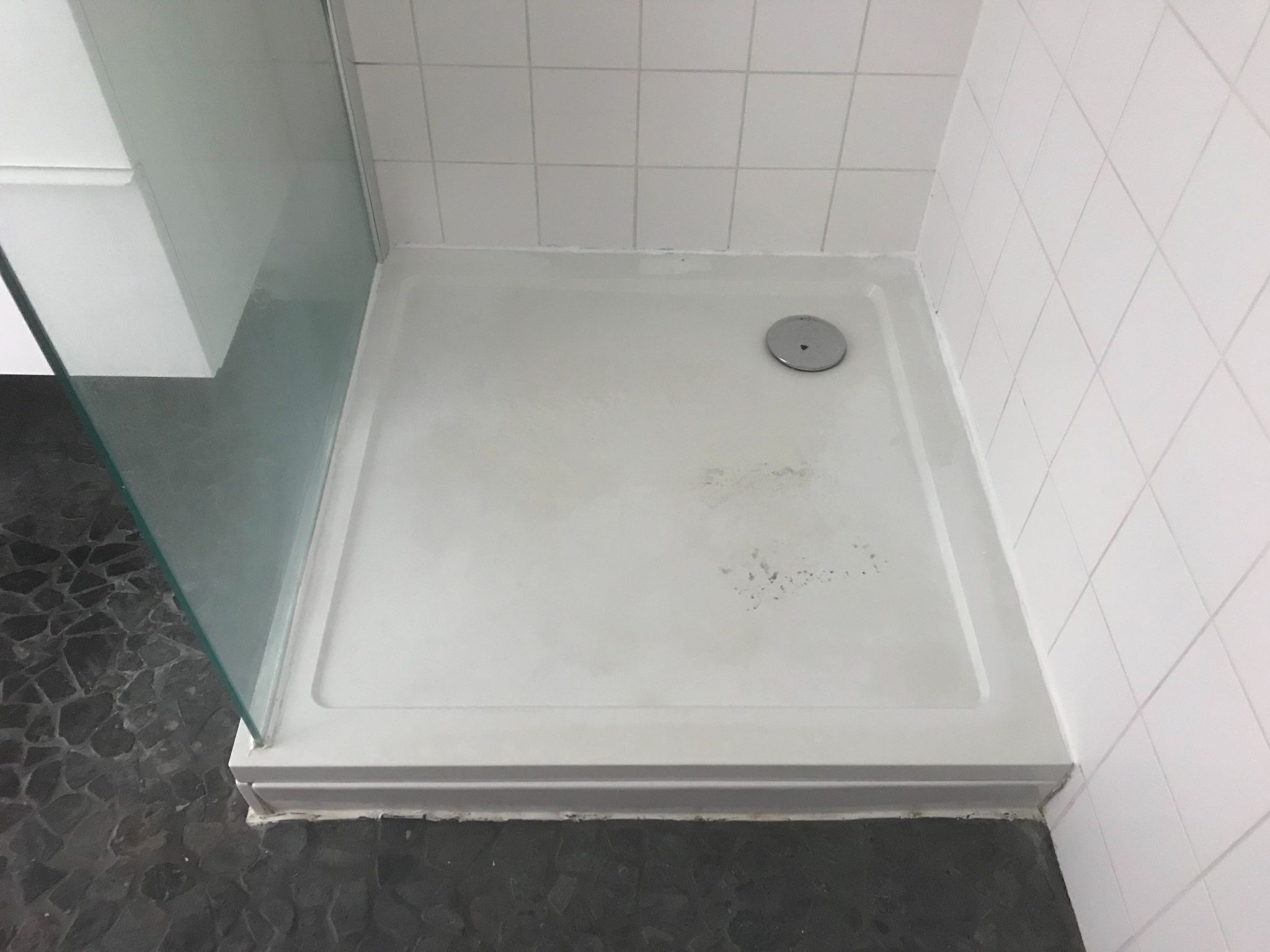 Douchecabine plus kraan kitten plus plaatsen Werkspot