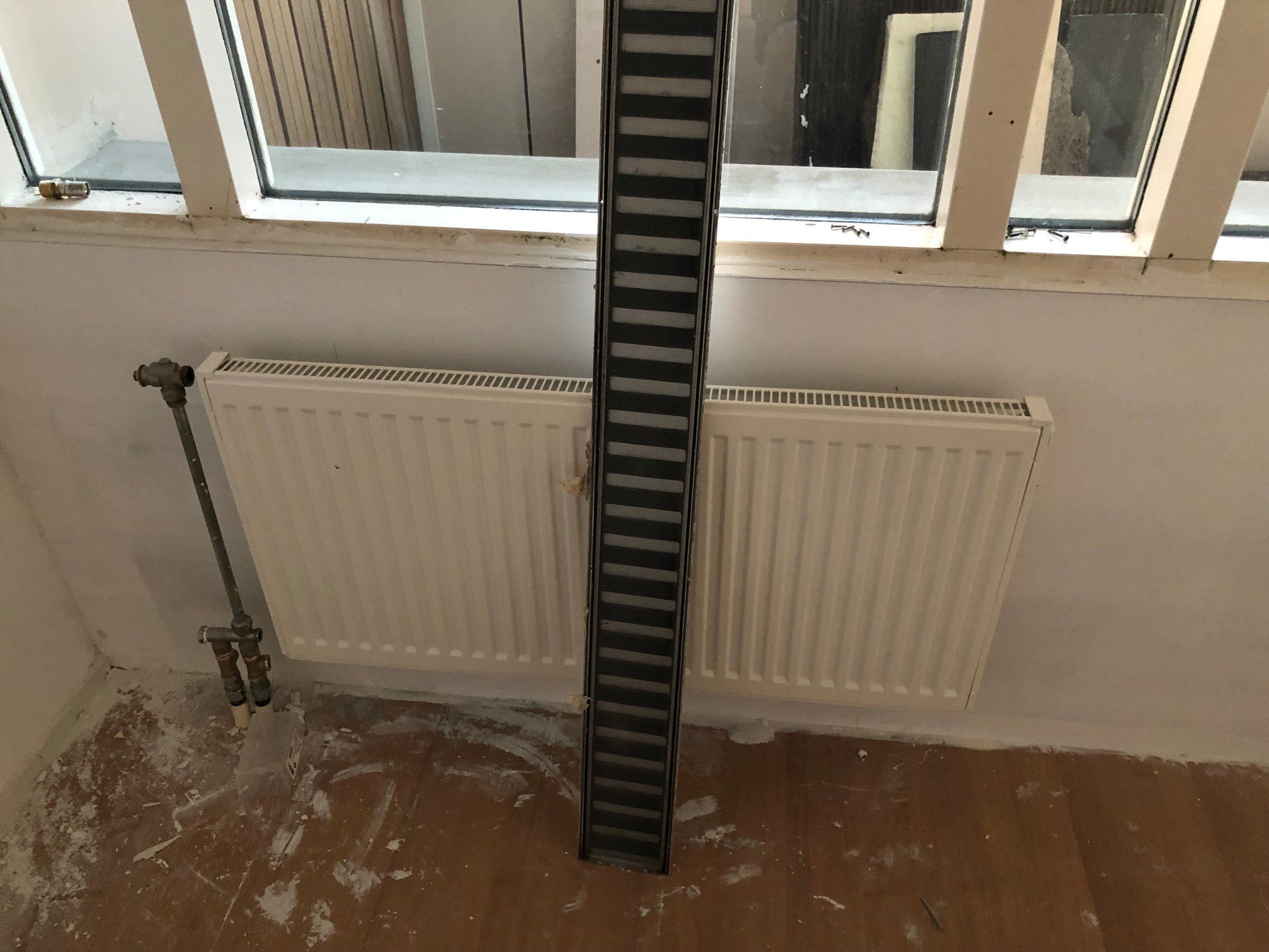 Stap voor Stap Badkamer Radiator Plaatsen: Zo Gebeurd