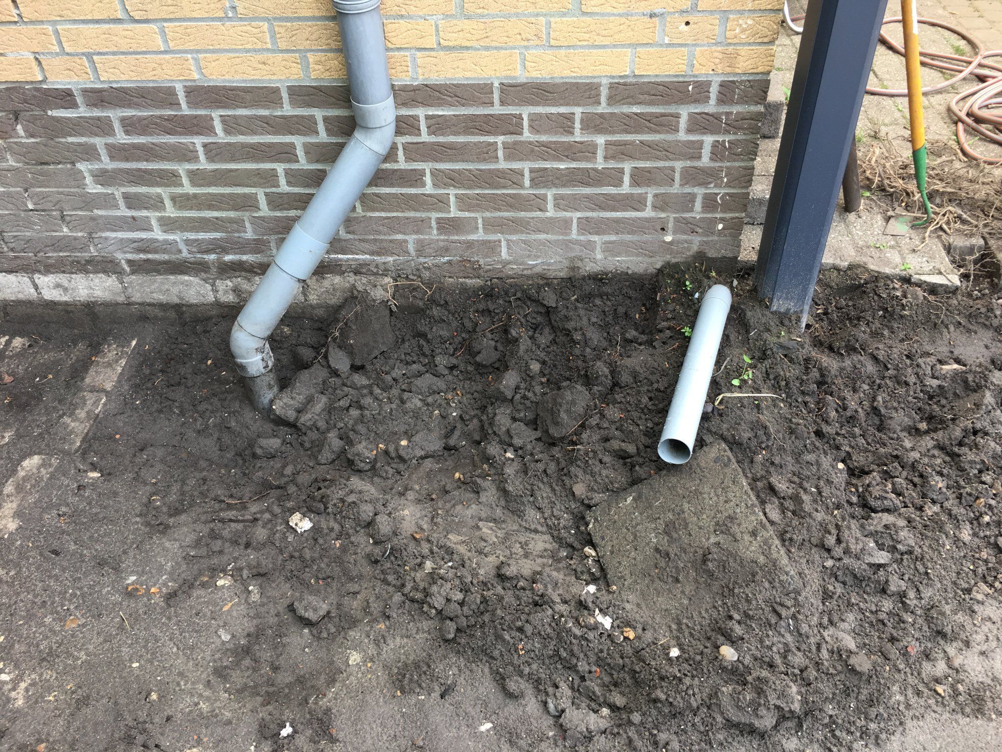 Aansluiten Hemelwaterafvoer Terrasoverkapping Op Bestaande Regenpijp Aansluiten Hemelwaterafvoer Terrasoverkapping Op Bestaande Regenpijp