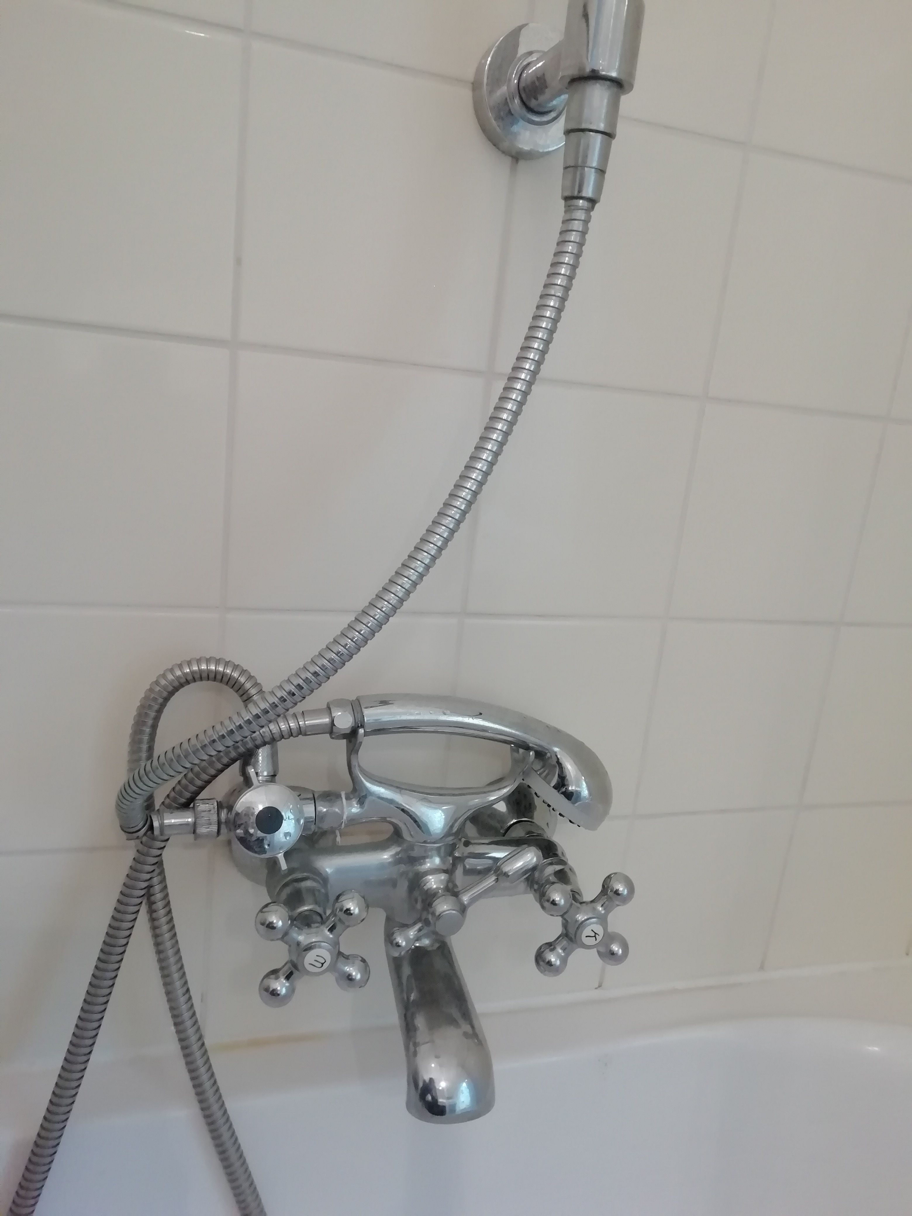 Doucheset en losse badkraan vervangen Werkspot