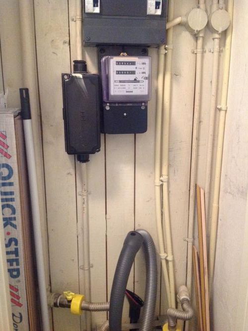 Wandcontactdoos plaatsen en dimmer met normaal lichtknop wisselen